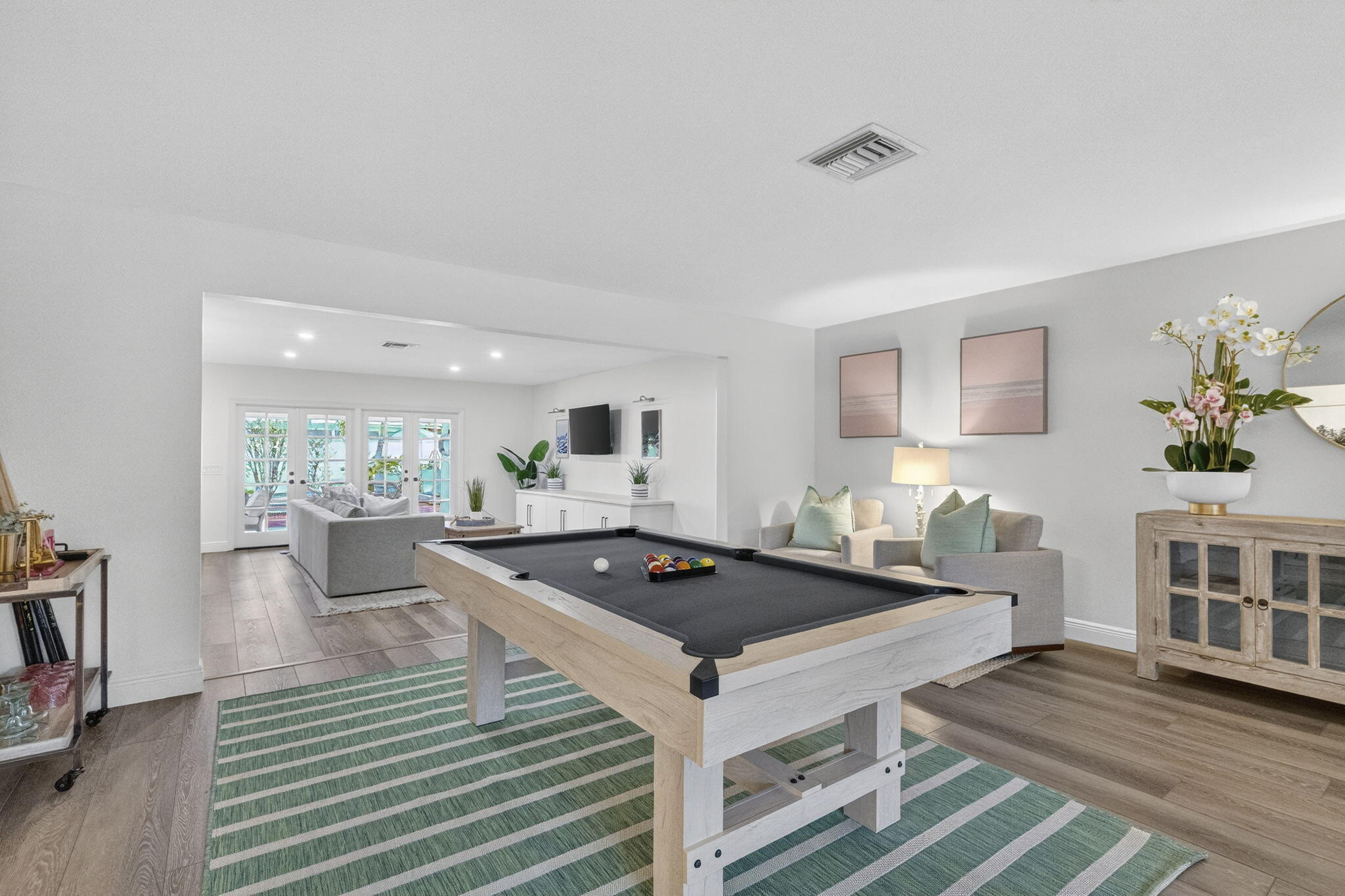 FOREST HILLS - Residential