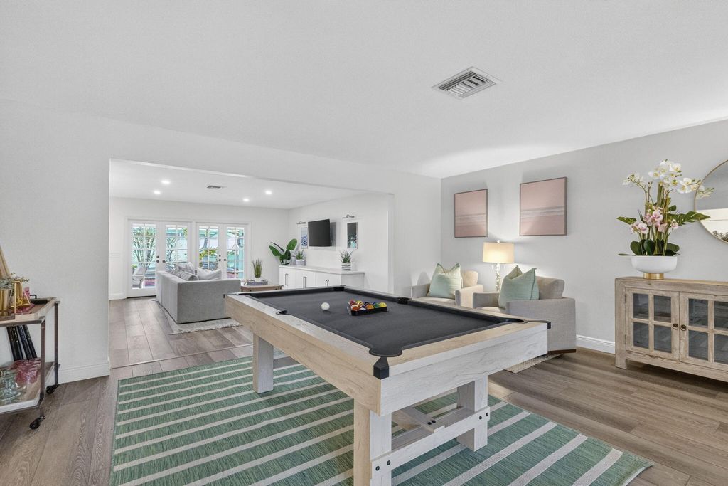 Photo of 903 SW 28th Avenue, Boynton Beach, FL 33435 (MLS # B26017720)