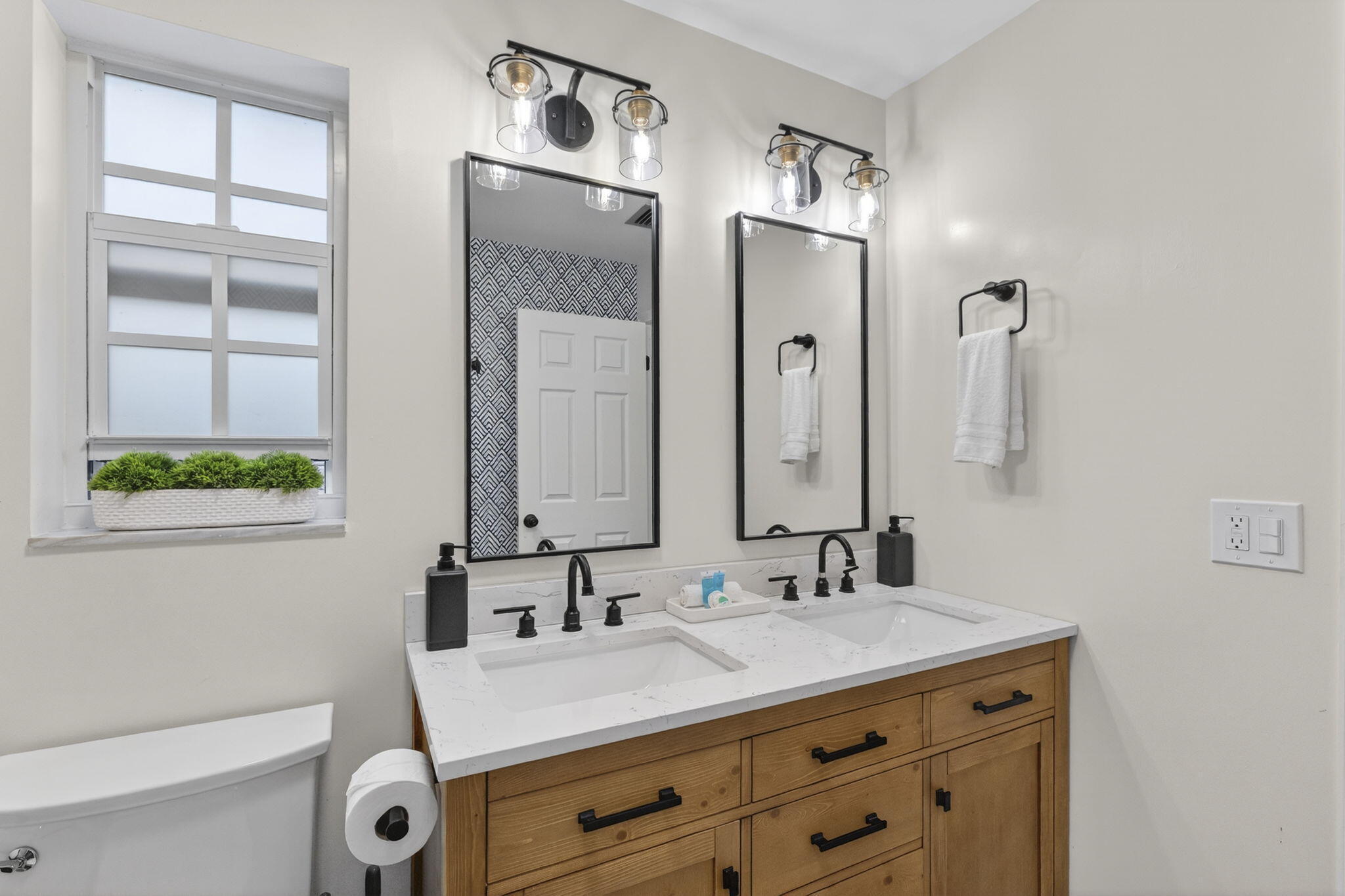 FOREST HILLS - Residential