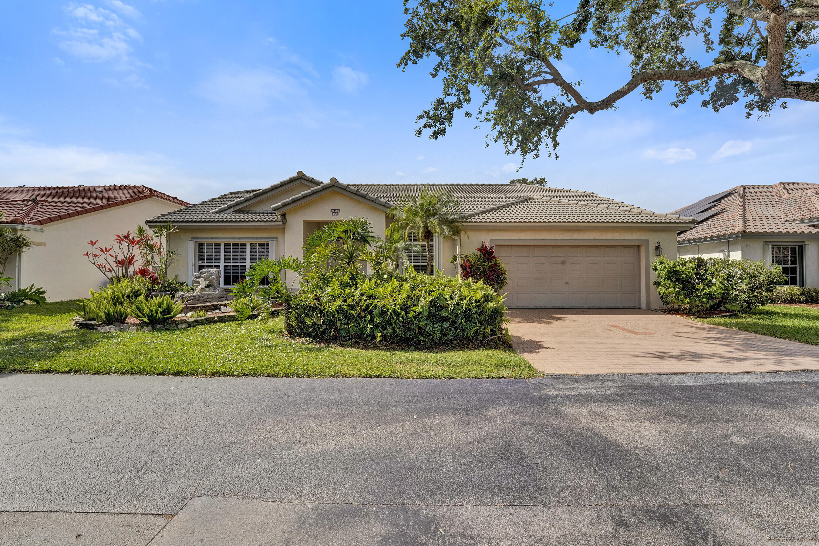 PALM AIRE OAKS COURSE ESTATES - Residential