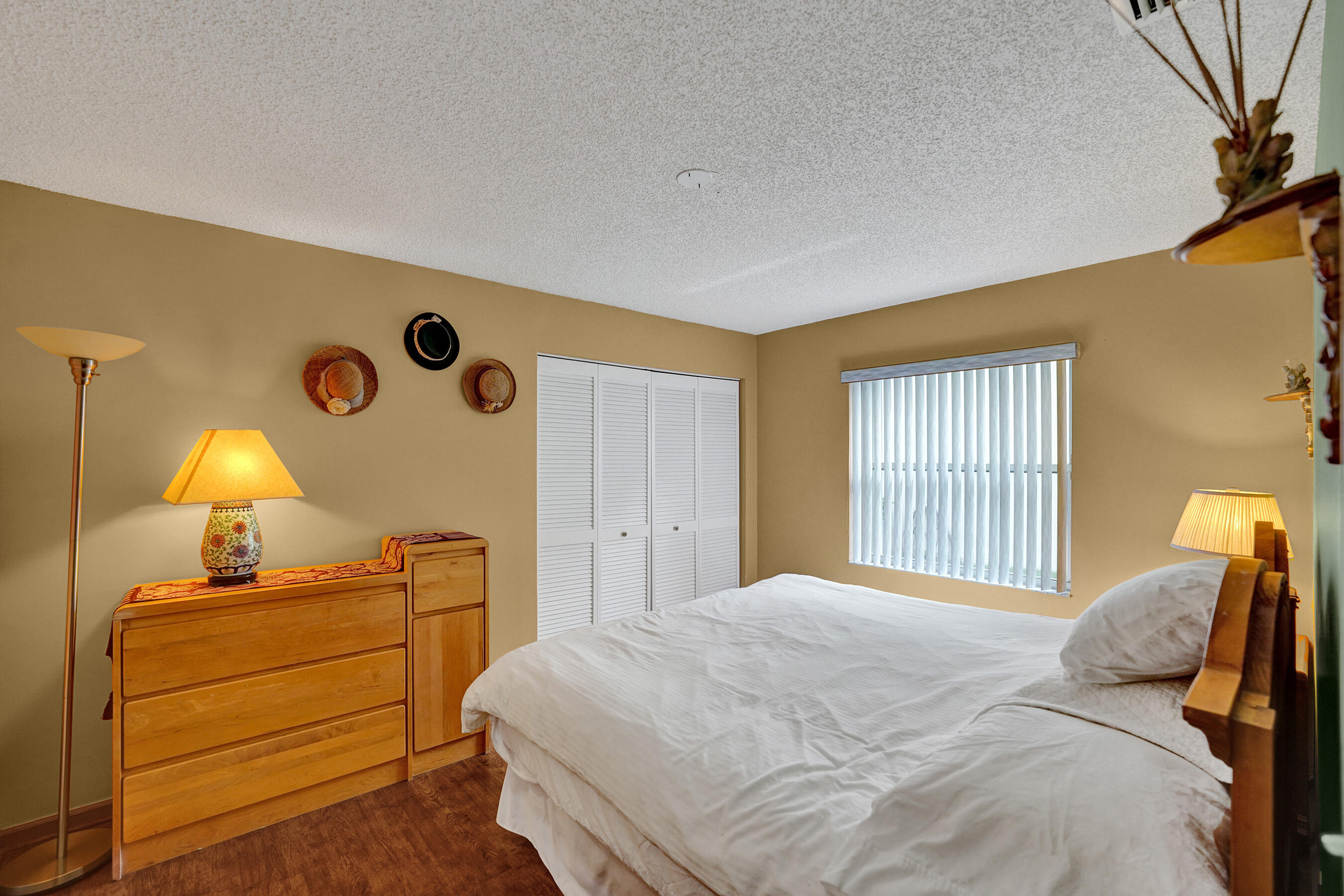 PALM AIRE OAKS COURSE ESTATES - Residential