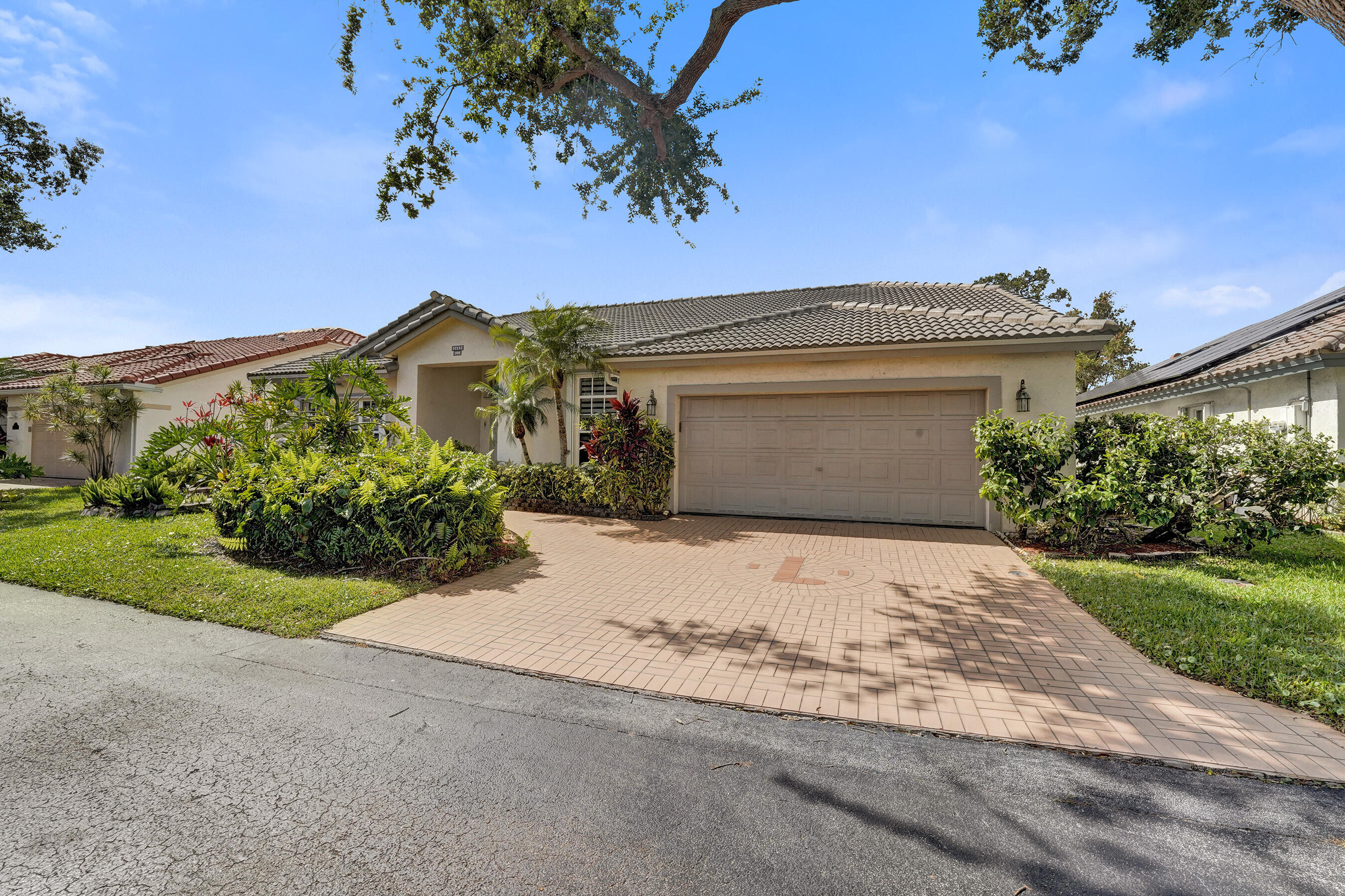 PALM AIRE OAKS COURSE ESTATES - Residential