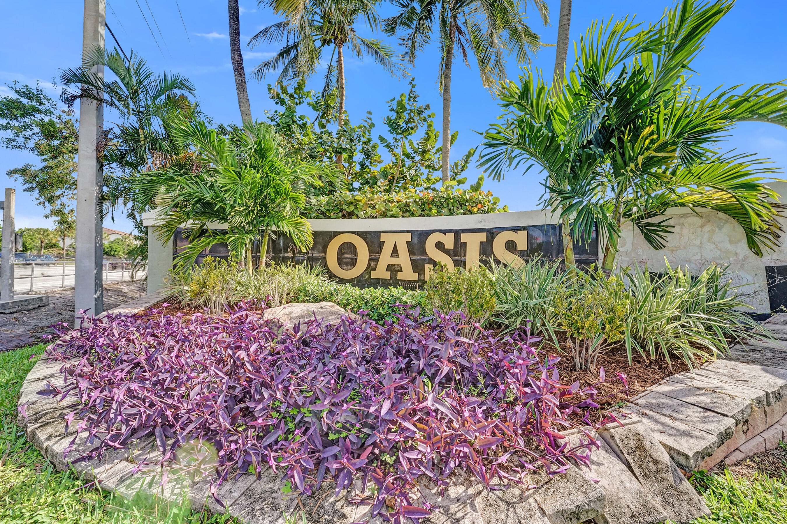 PALM AIRE OAKS COURSE ESTATES - Residential