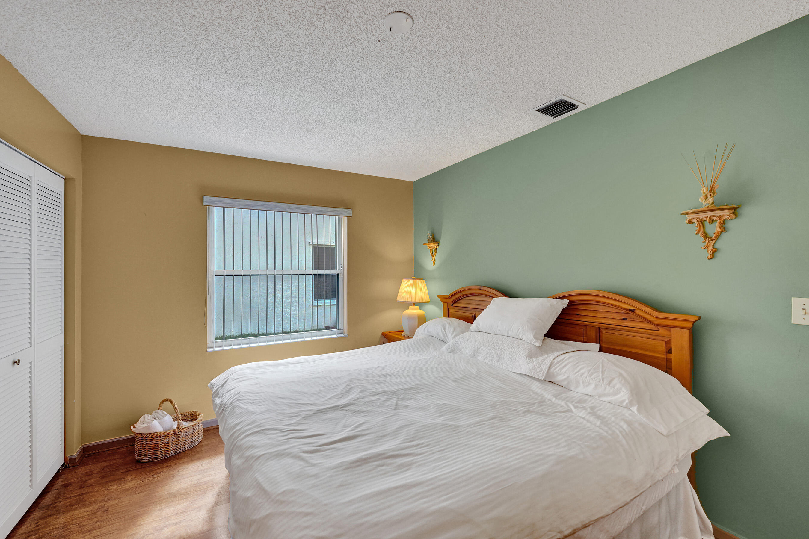 PALM AIRE OAKS COURSE ESTATES - Residential