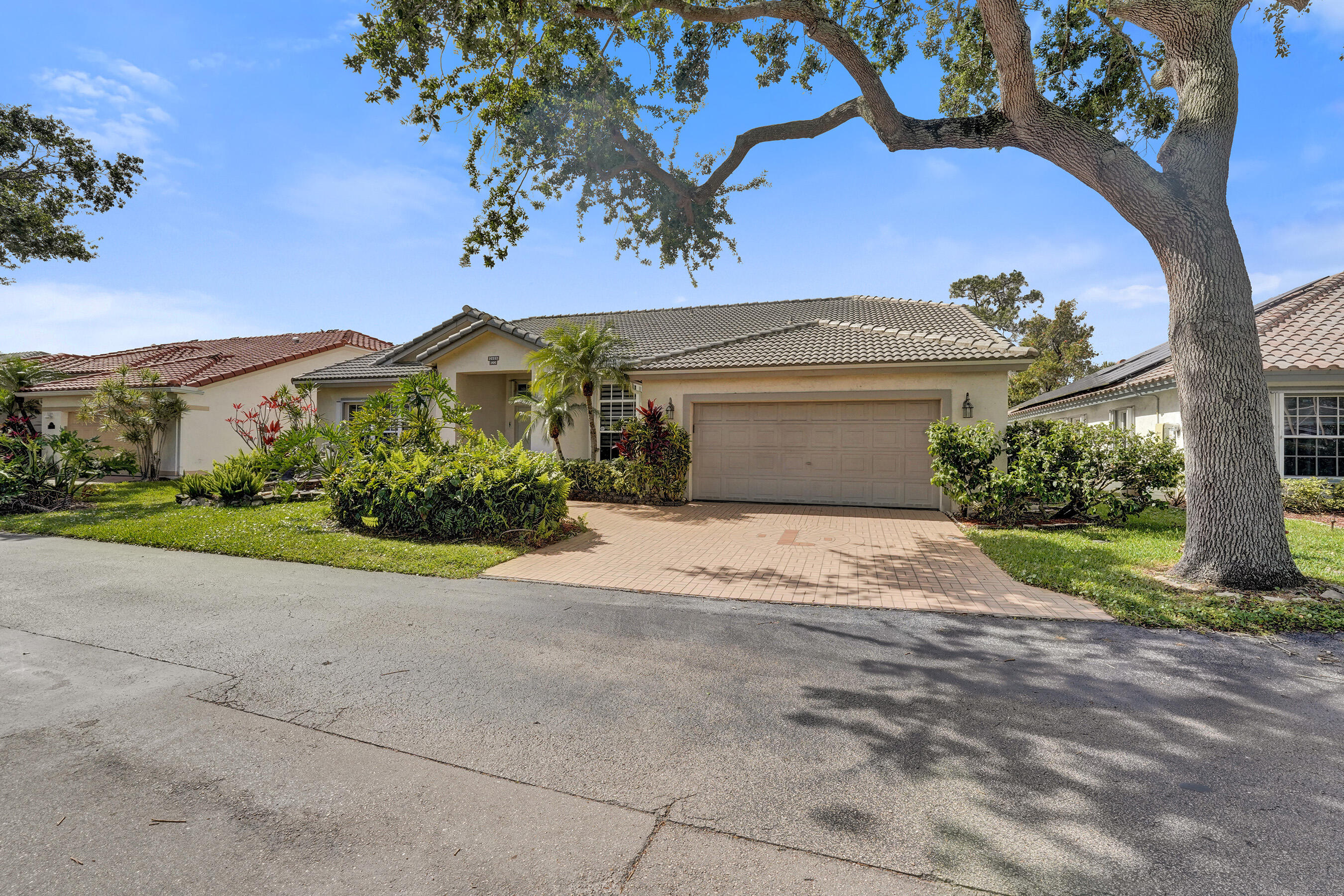 PALM AIRE OAKS COURSE ESTATES - Residential