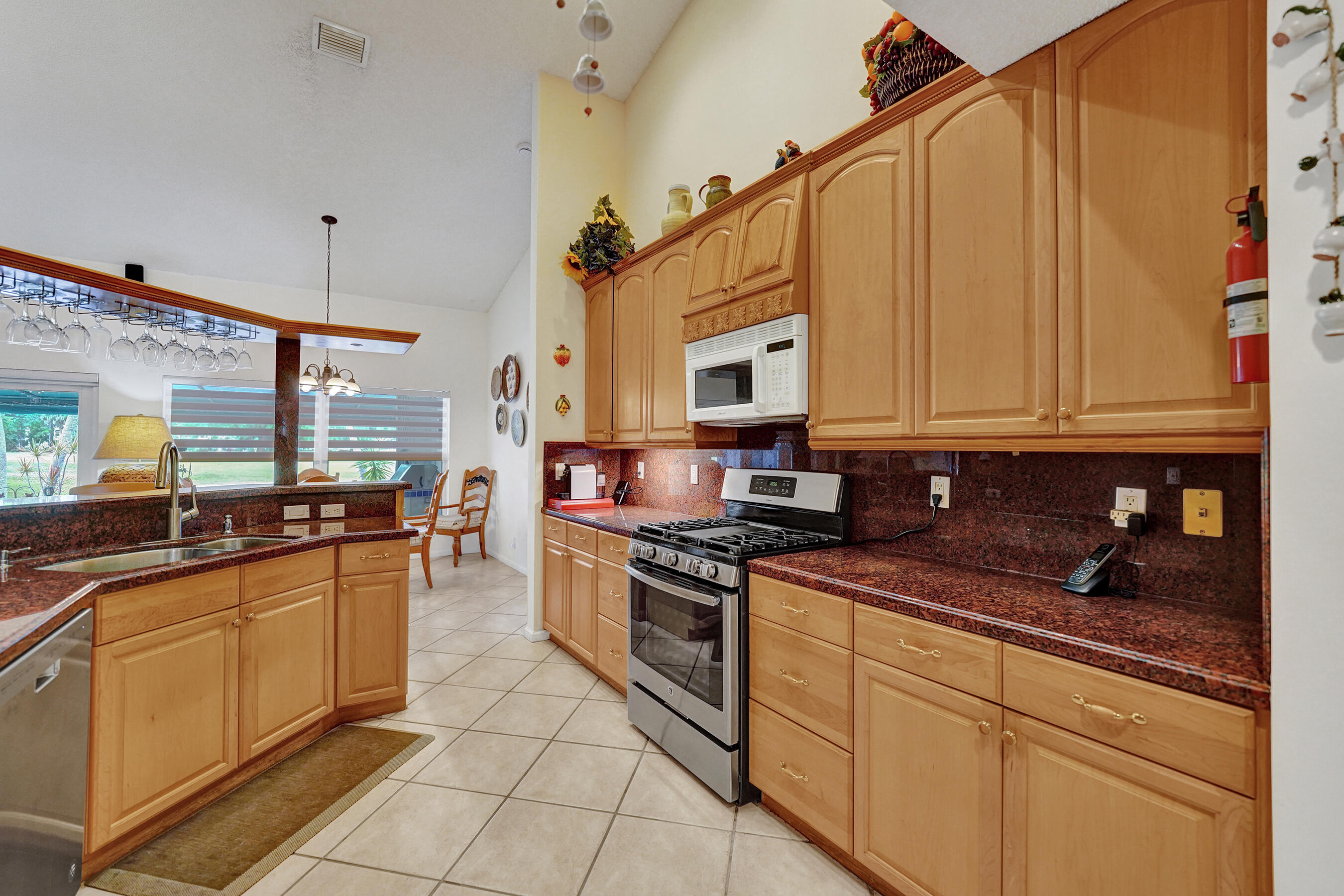 PALM AIRE OAKS COURSE ESTATES - Residential