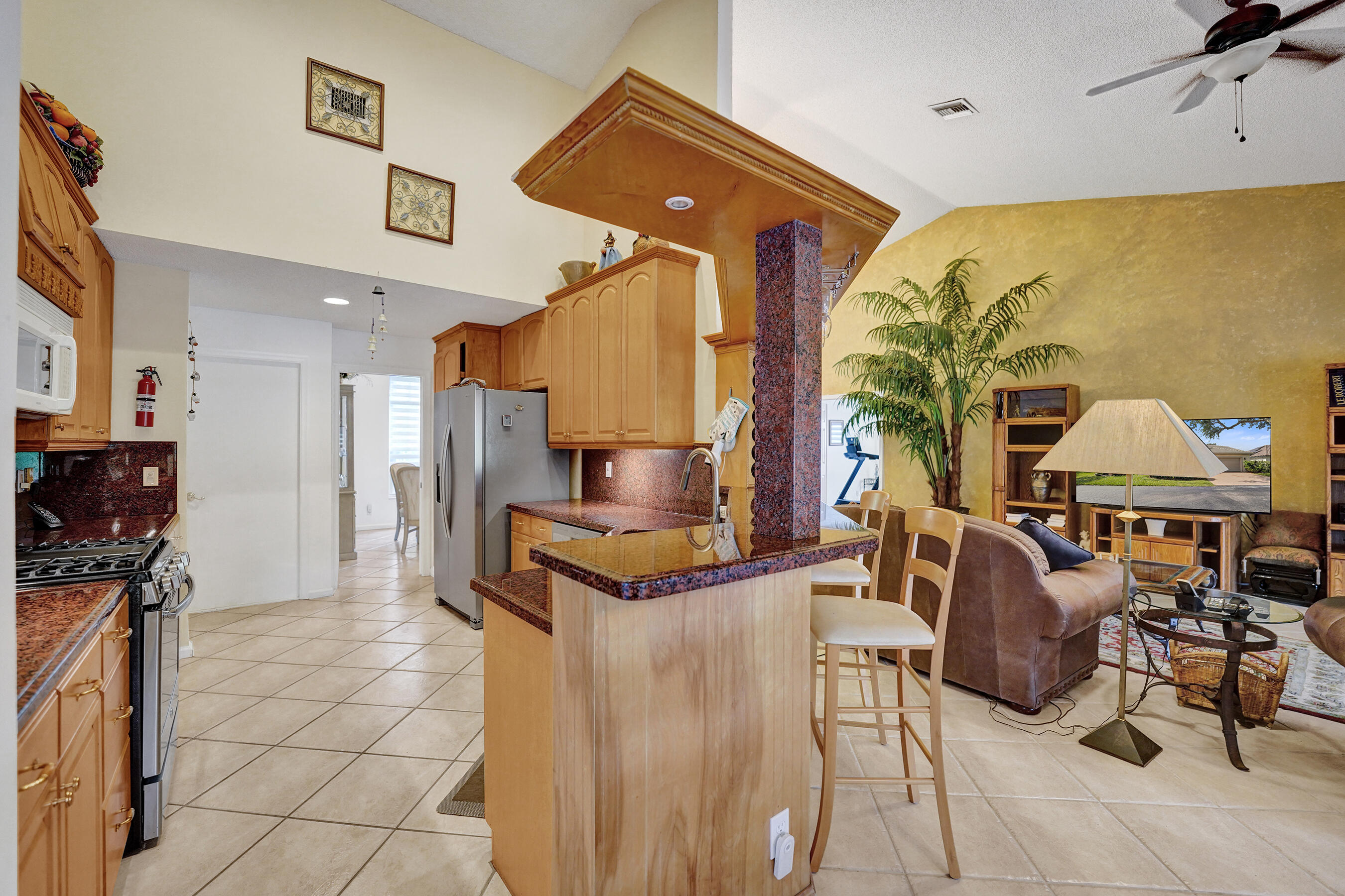 PALM AIRE OAKS COURSE ESTATES - Residential