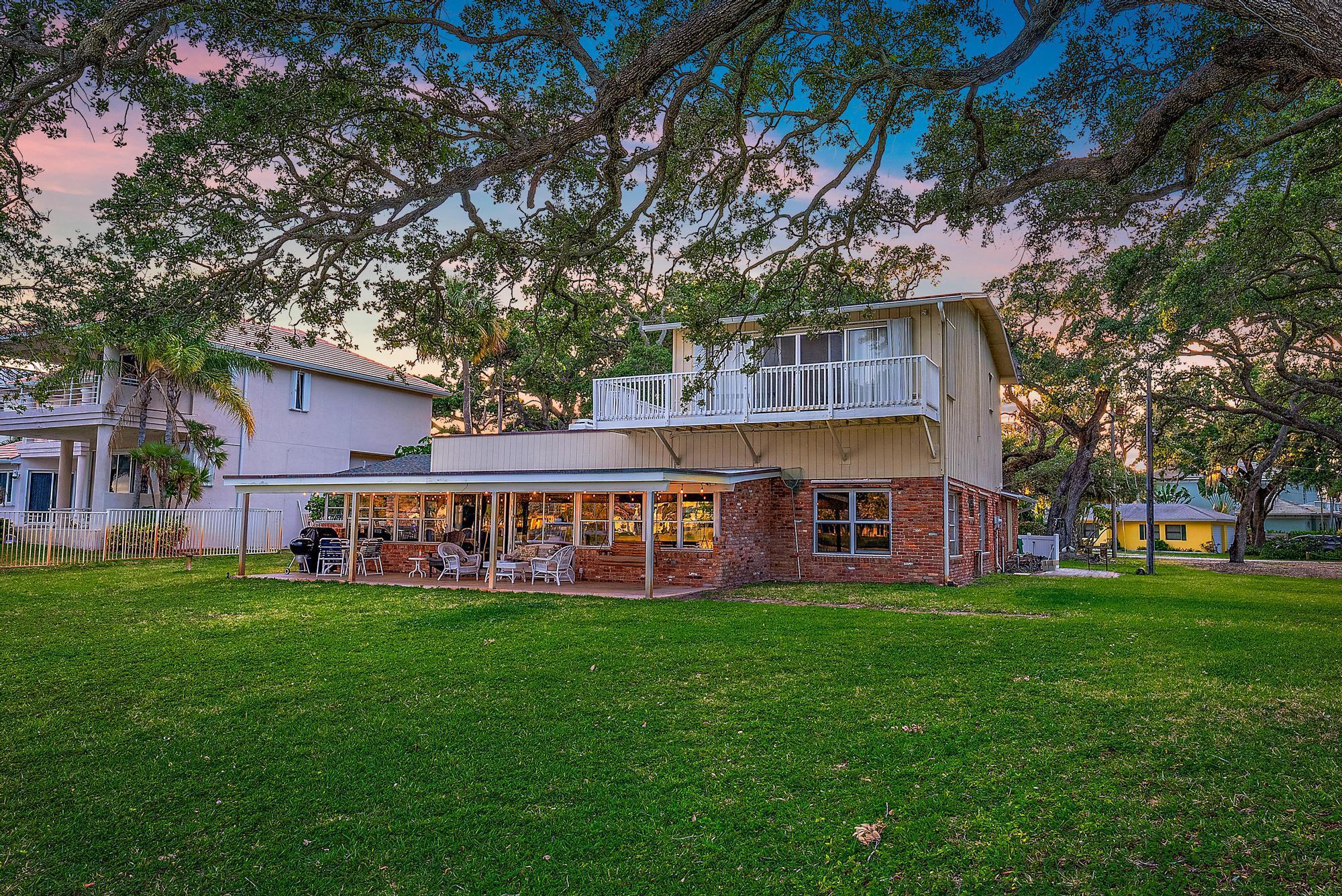 INTRACOASTAL PARK - Residential