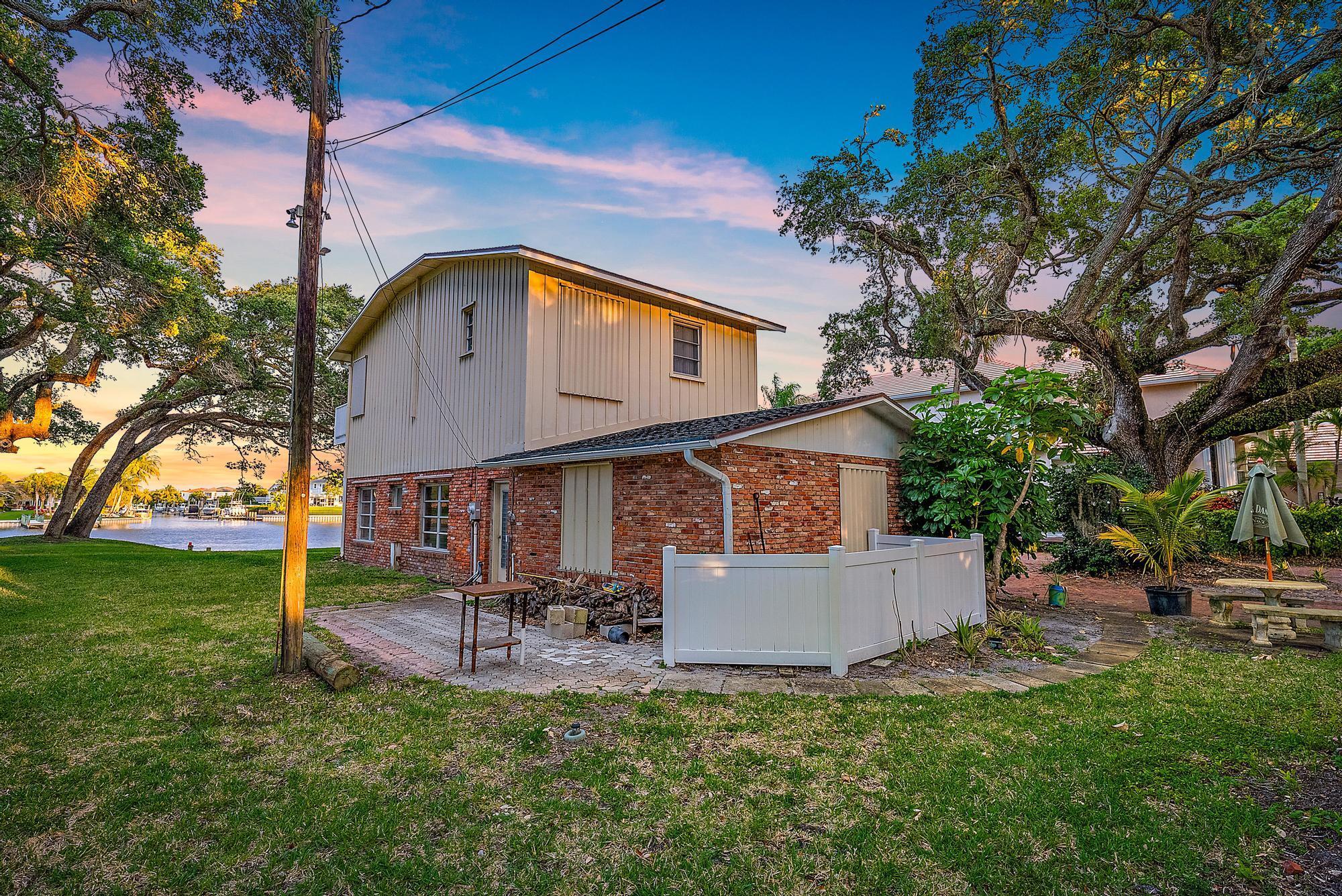 INTRACOASTAL PARK - Residential