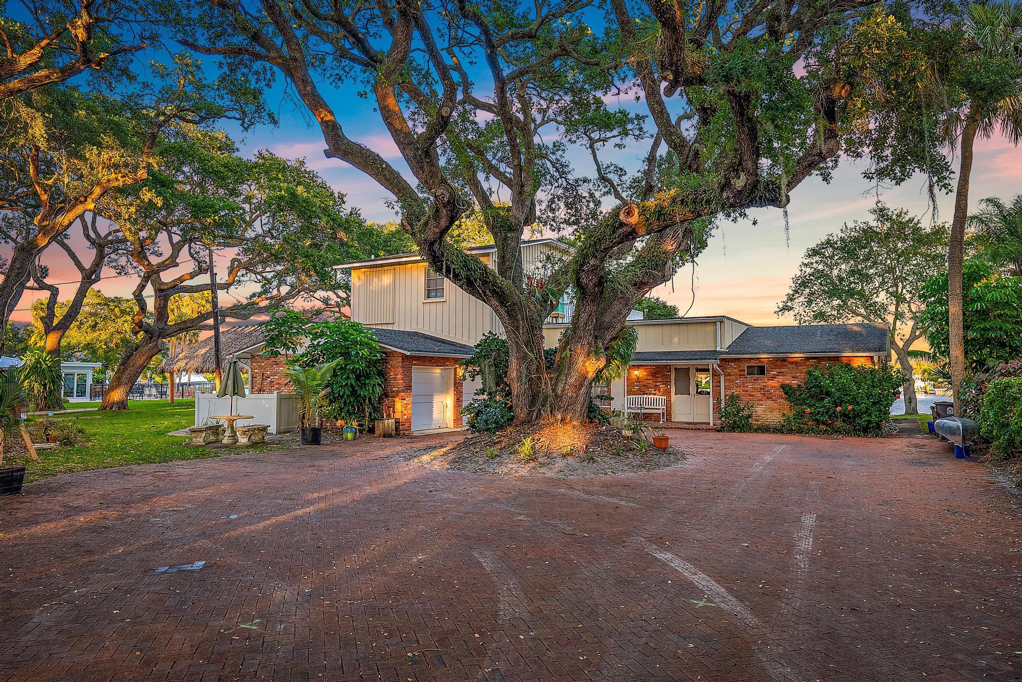 INTRACOASTAL PARK - Residential