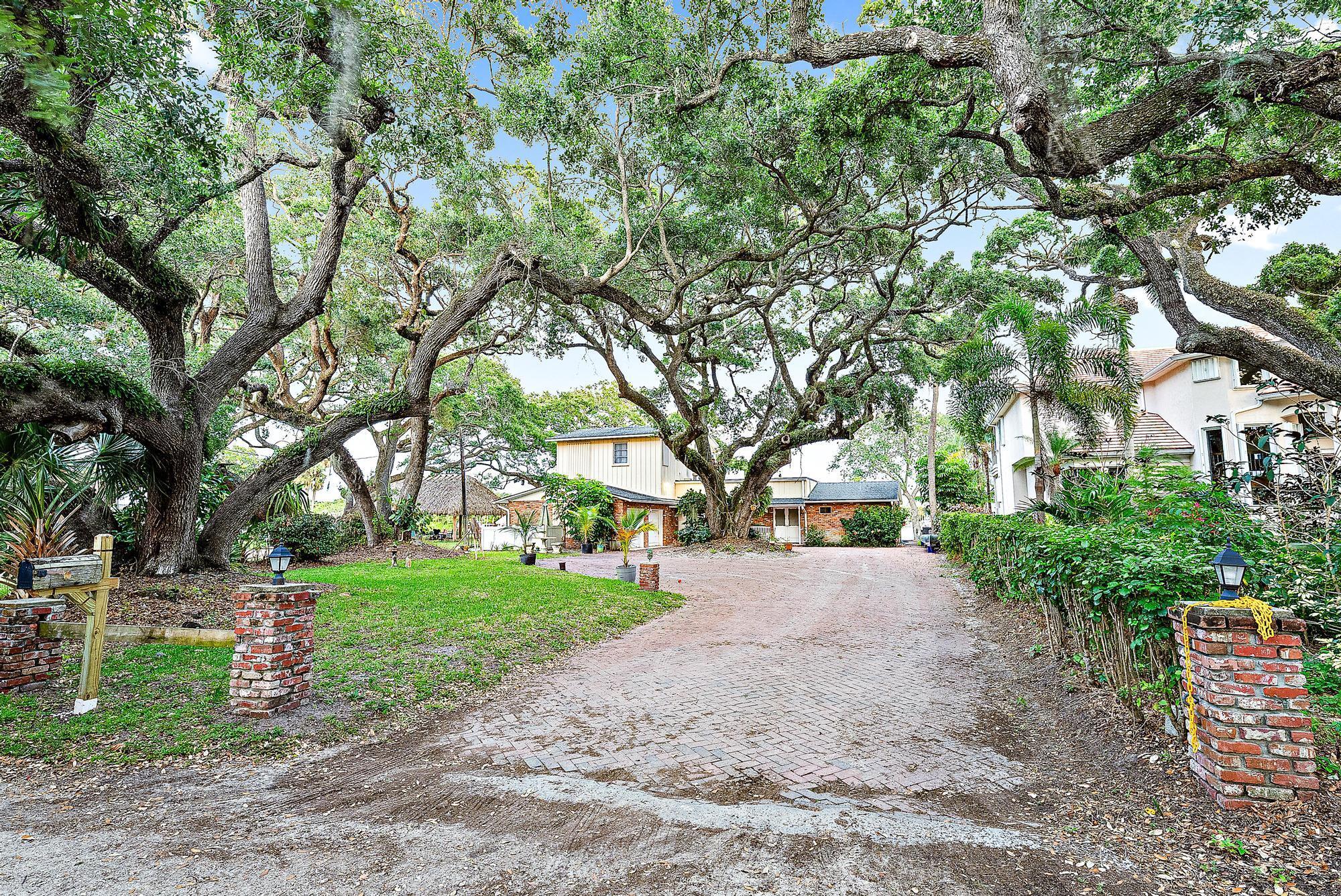 INTRACOASTAL PARK - Residential