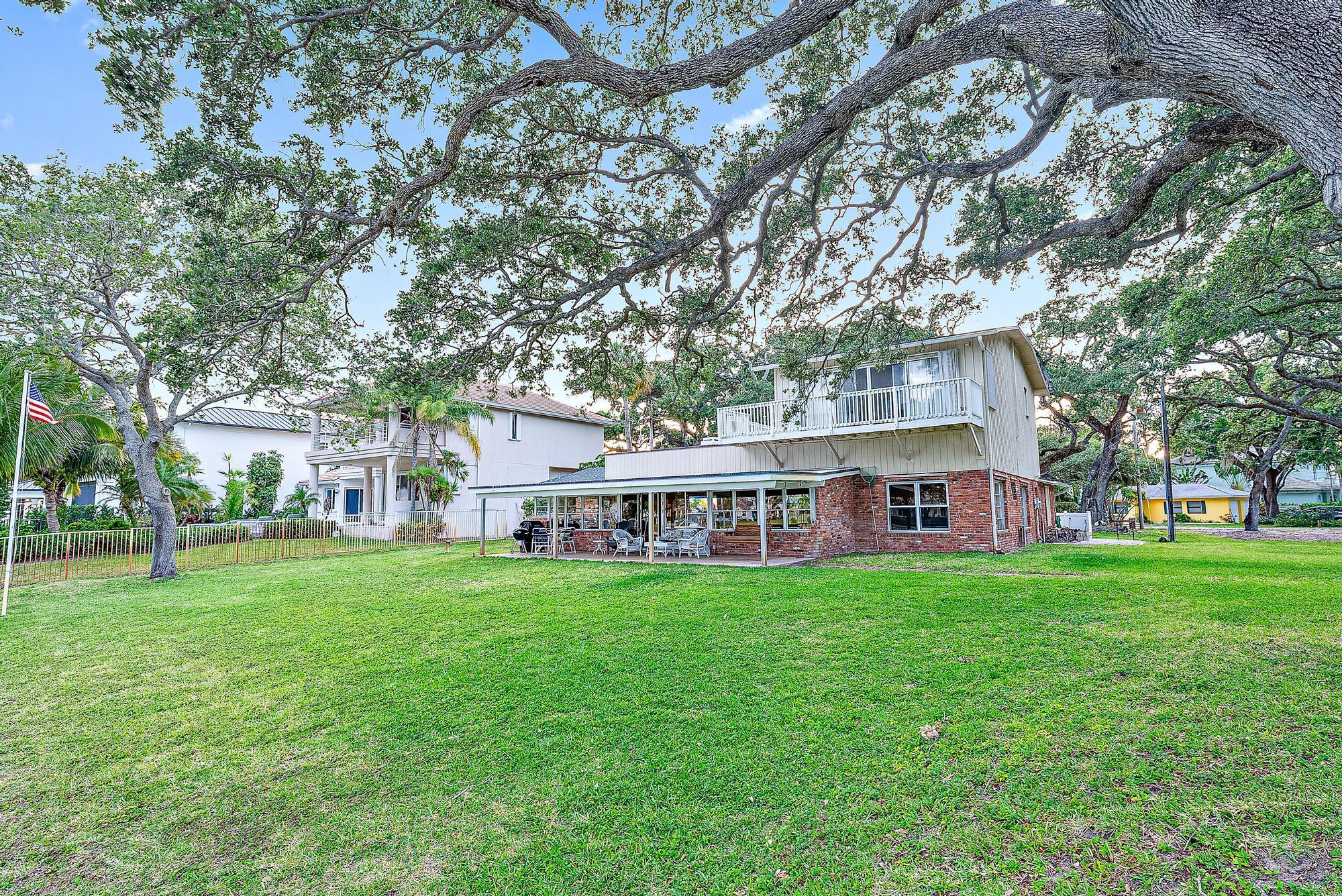 INTRACOASTAL PARK - Residential
