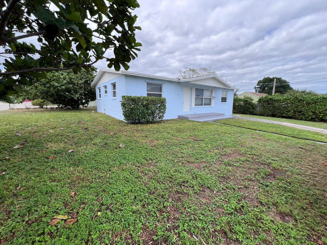 1100 W 25th Street