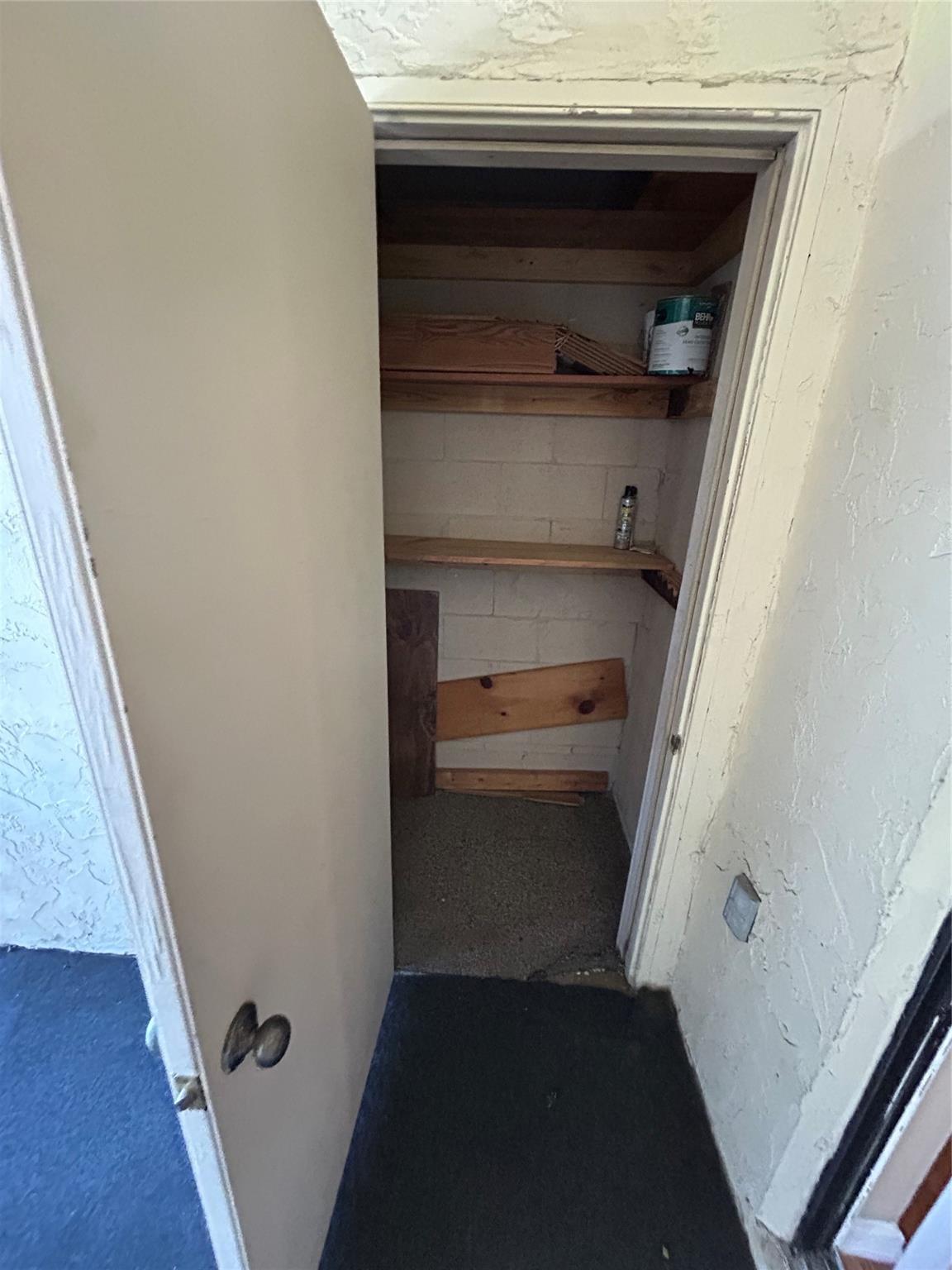 Grenadier Lakes At Welleb - Residential Lease