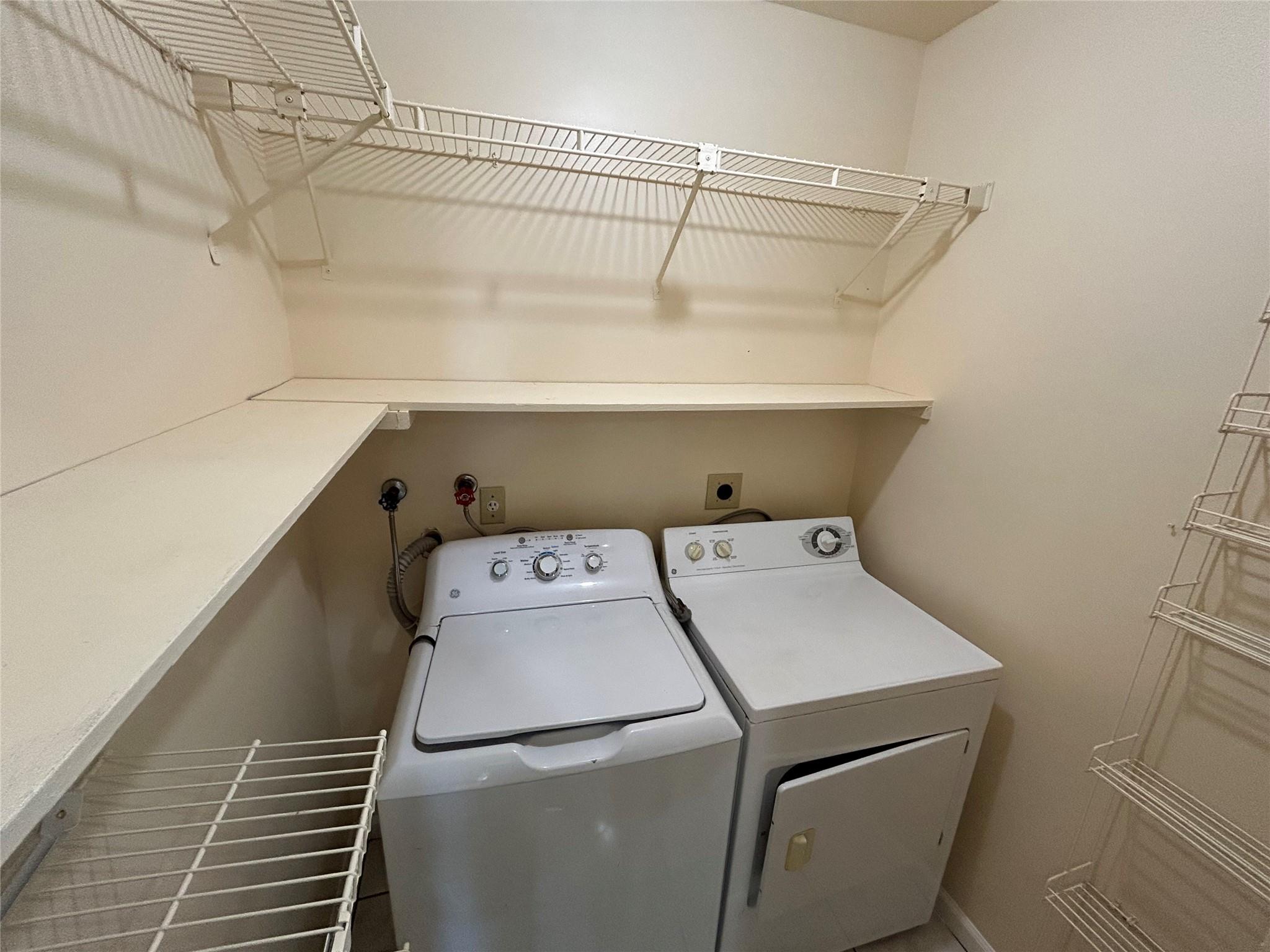 Grenadier Lakes At Welleb - Residential Lease