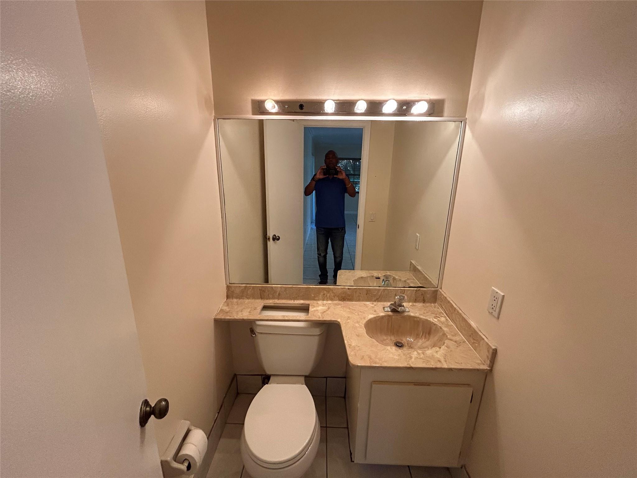 Grenadier Lakes At Welleb - Residential Lease