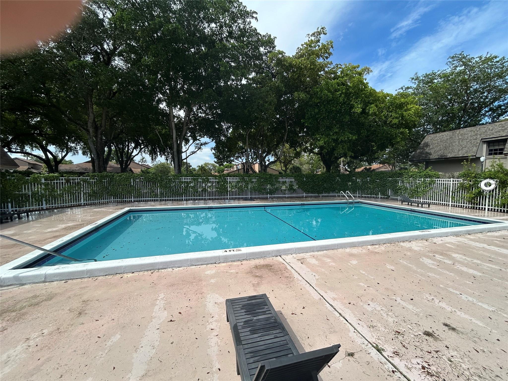 Grenadier Lakes At Welleb - Residential Lease