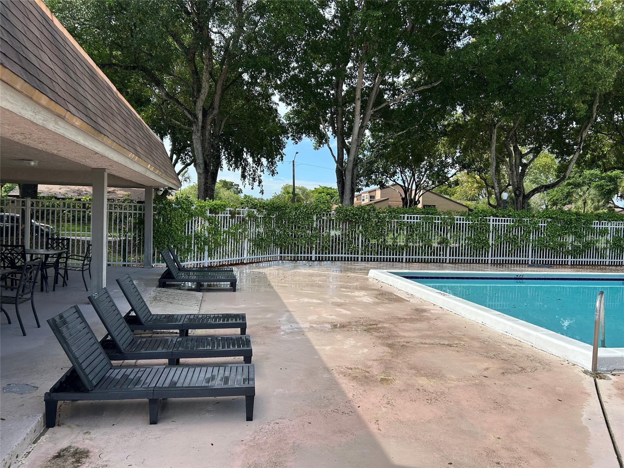 Grenadier Lakes At Welleb - Residential Lease