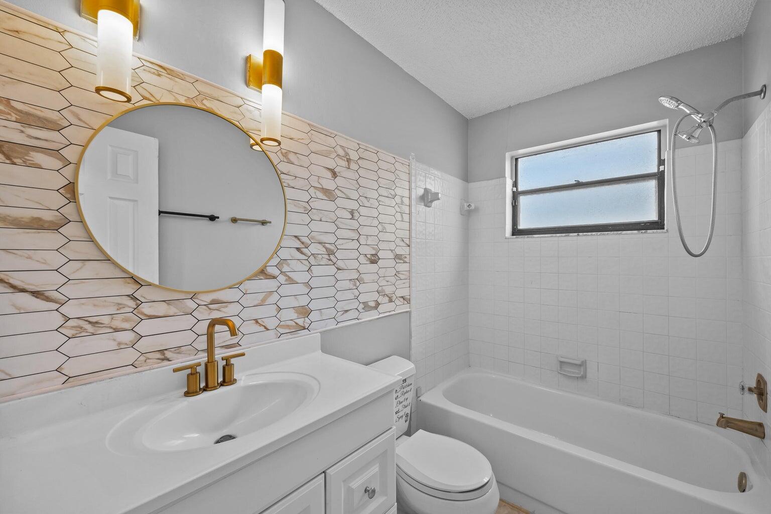 TREE LAKE - Residential Lease
