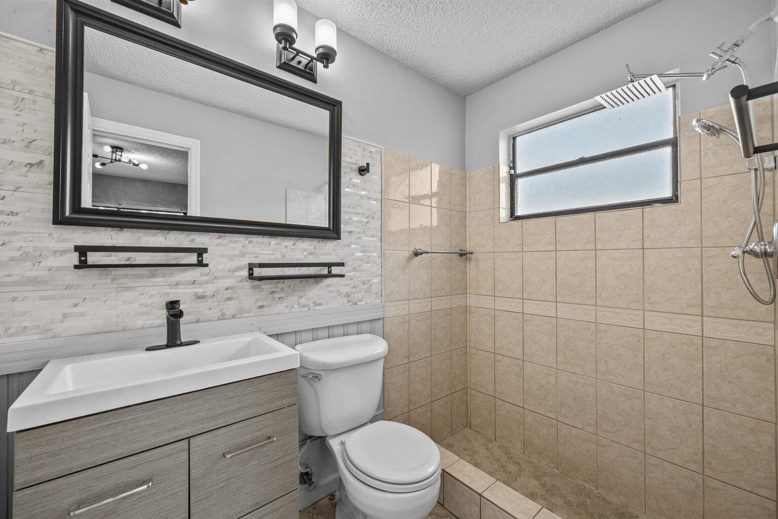 TREE LAKE - Residential Lease