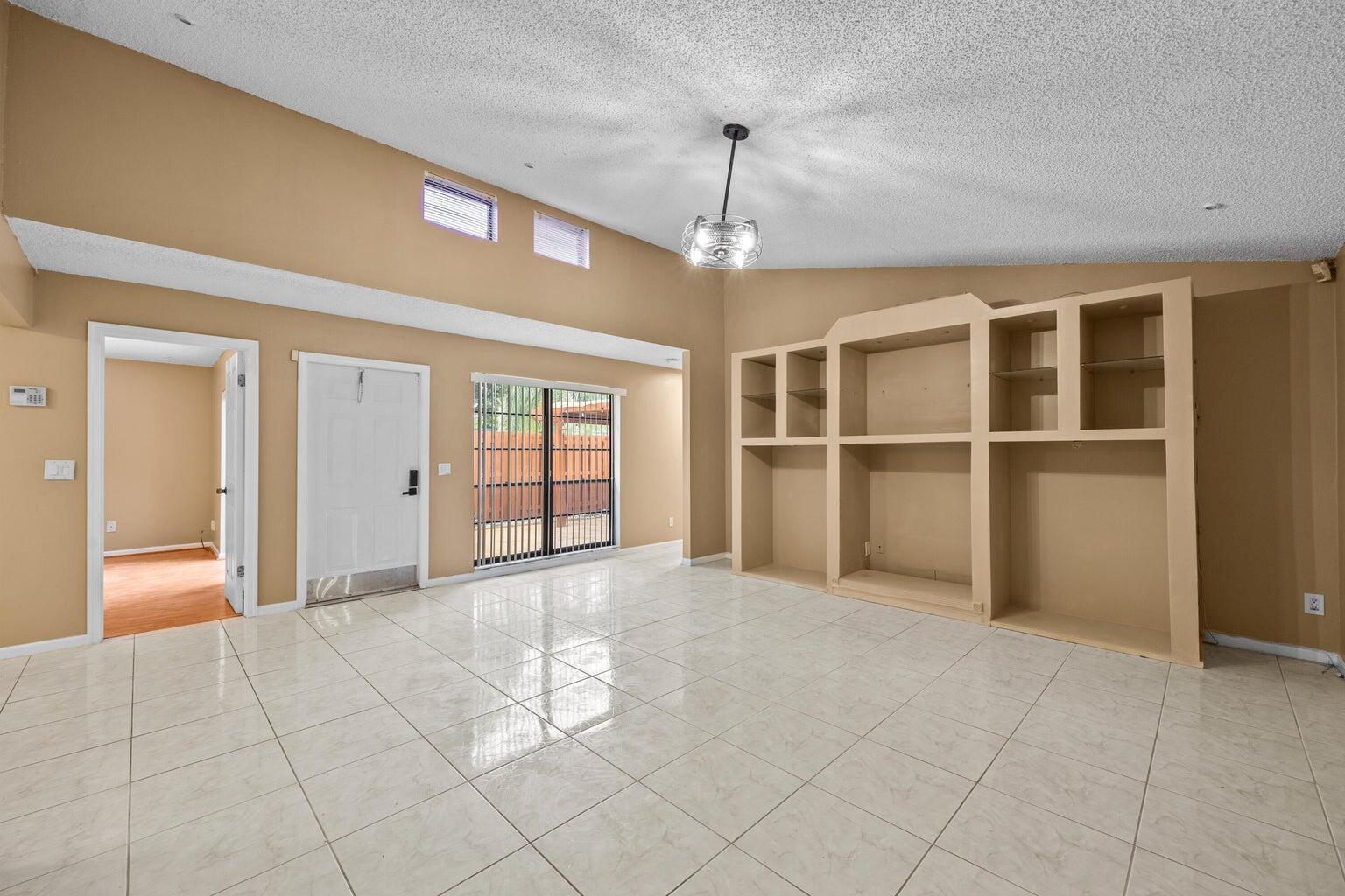 TREE LAKE - Residential Lease