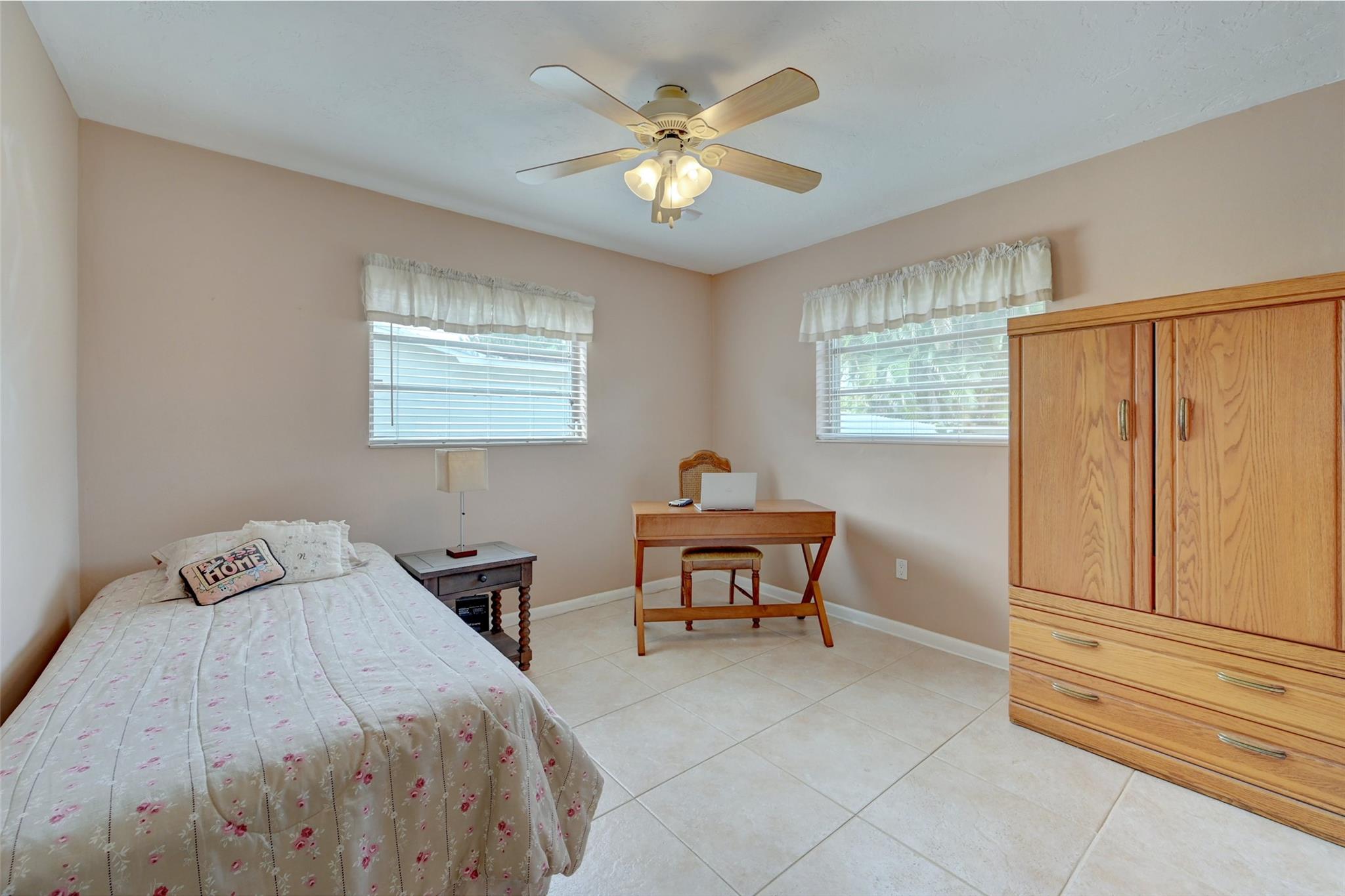 Pembroke Lakes Sec 1 76-4 - Residential