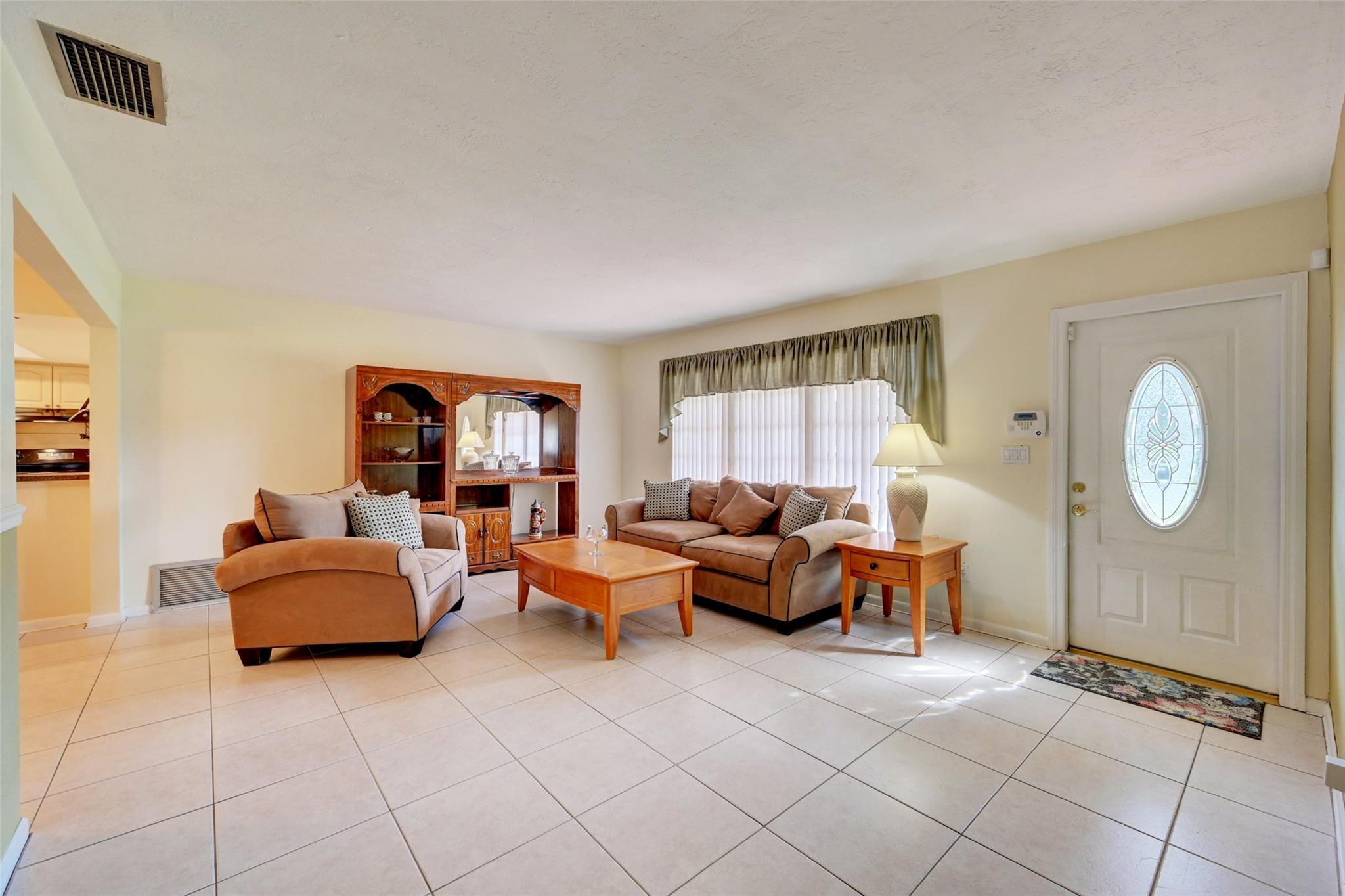 Pembroke Lakes Sec 1 76-4 - Residential