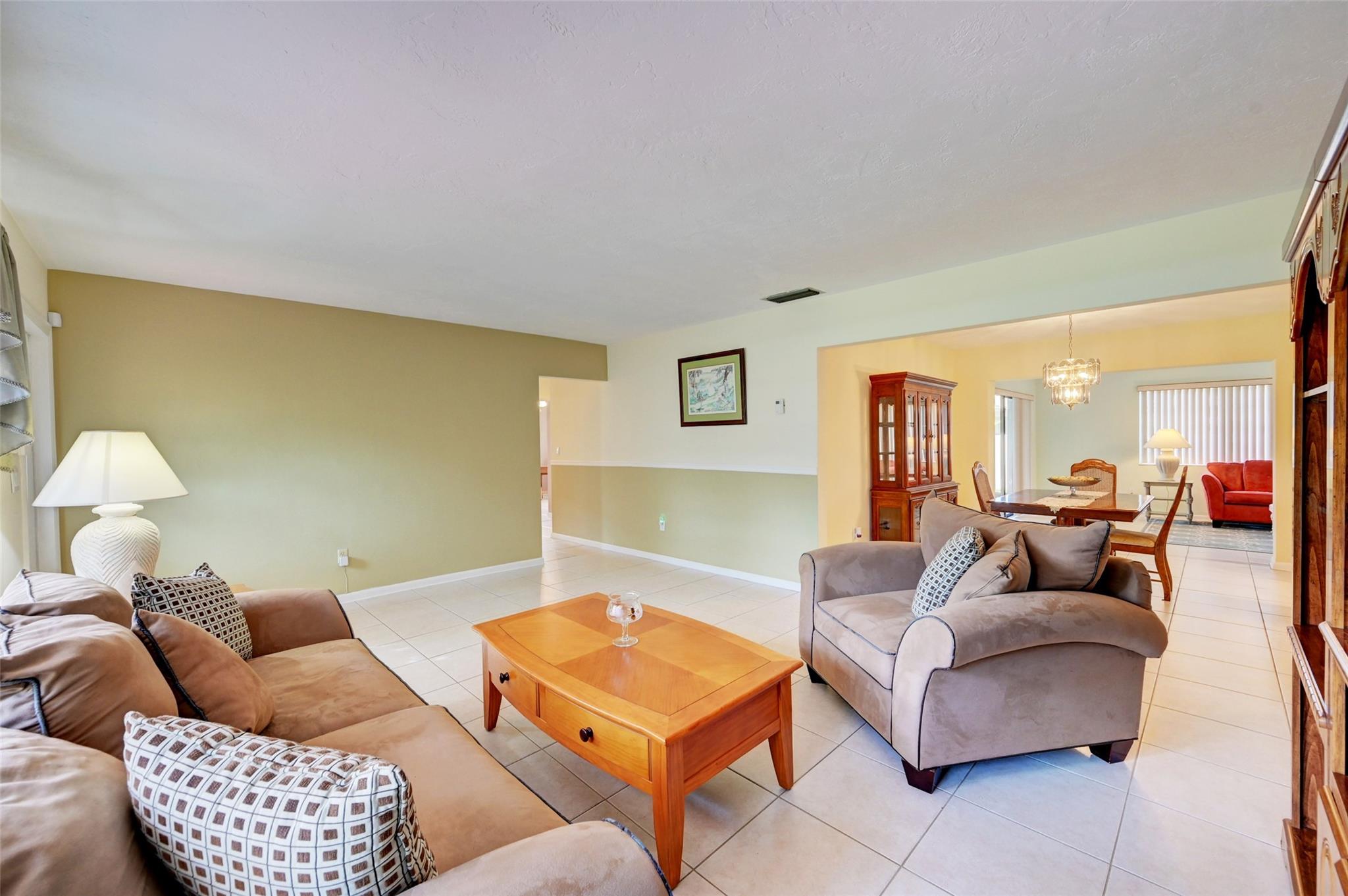 Pembroke Lakes Sec 1 76-4 - Residential