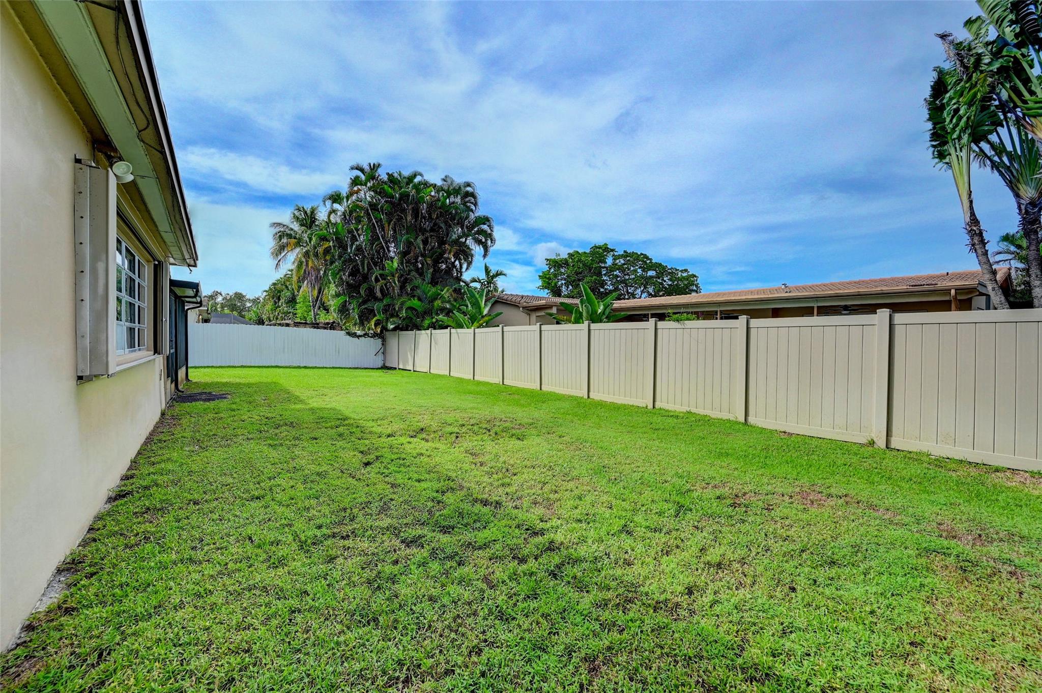 Pembroke Lakes Sec 1 76-4 - Residential