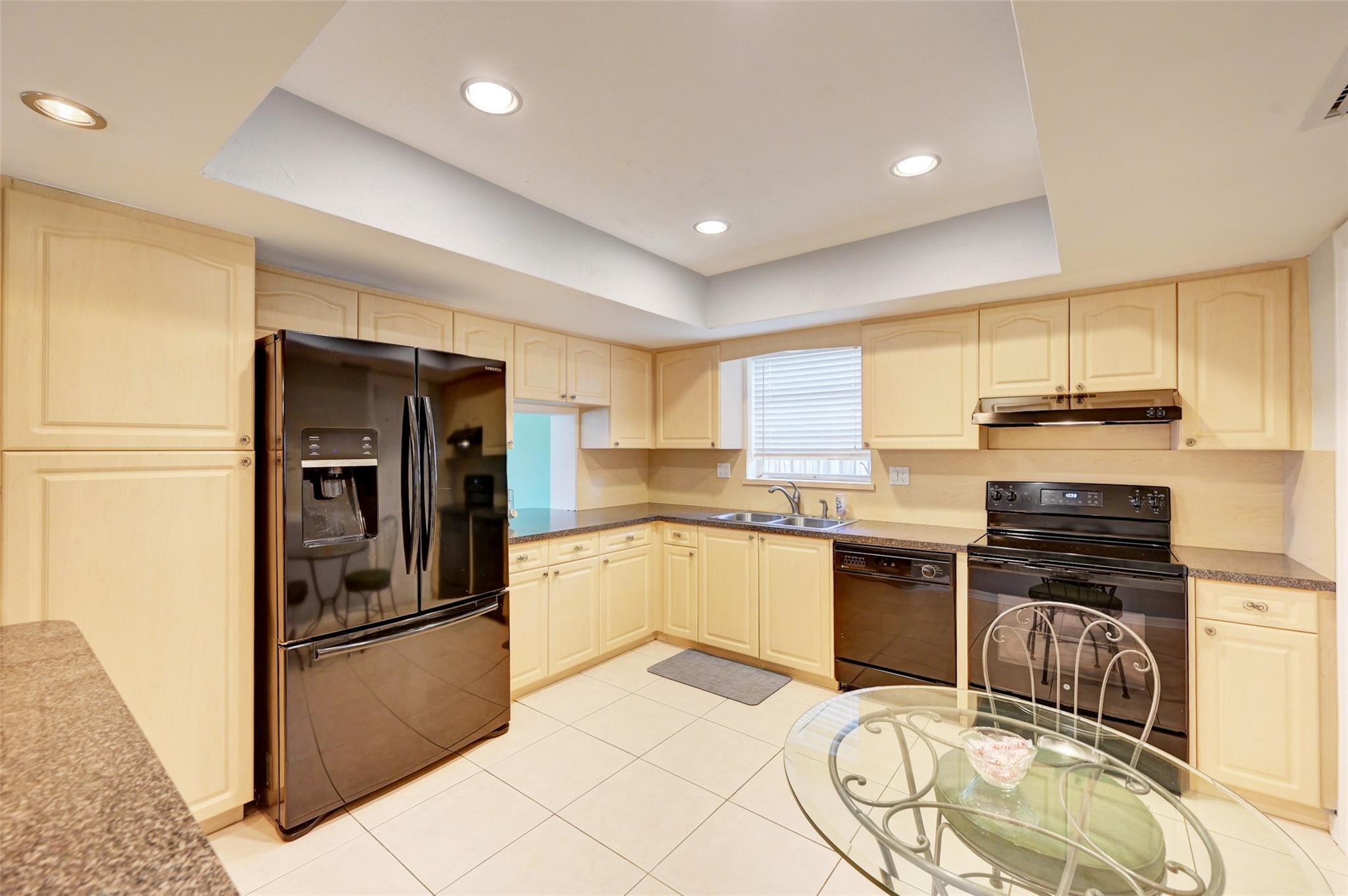 Pembroke Lakes Sec 1 76-4 - Residential
