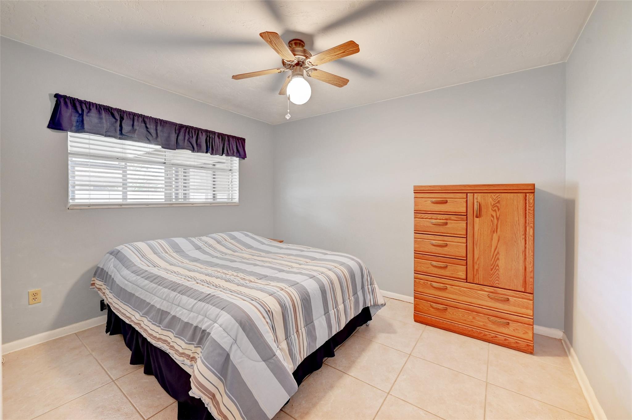 Pembroke Lakes Sec 1 76-4 - Residential