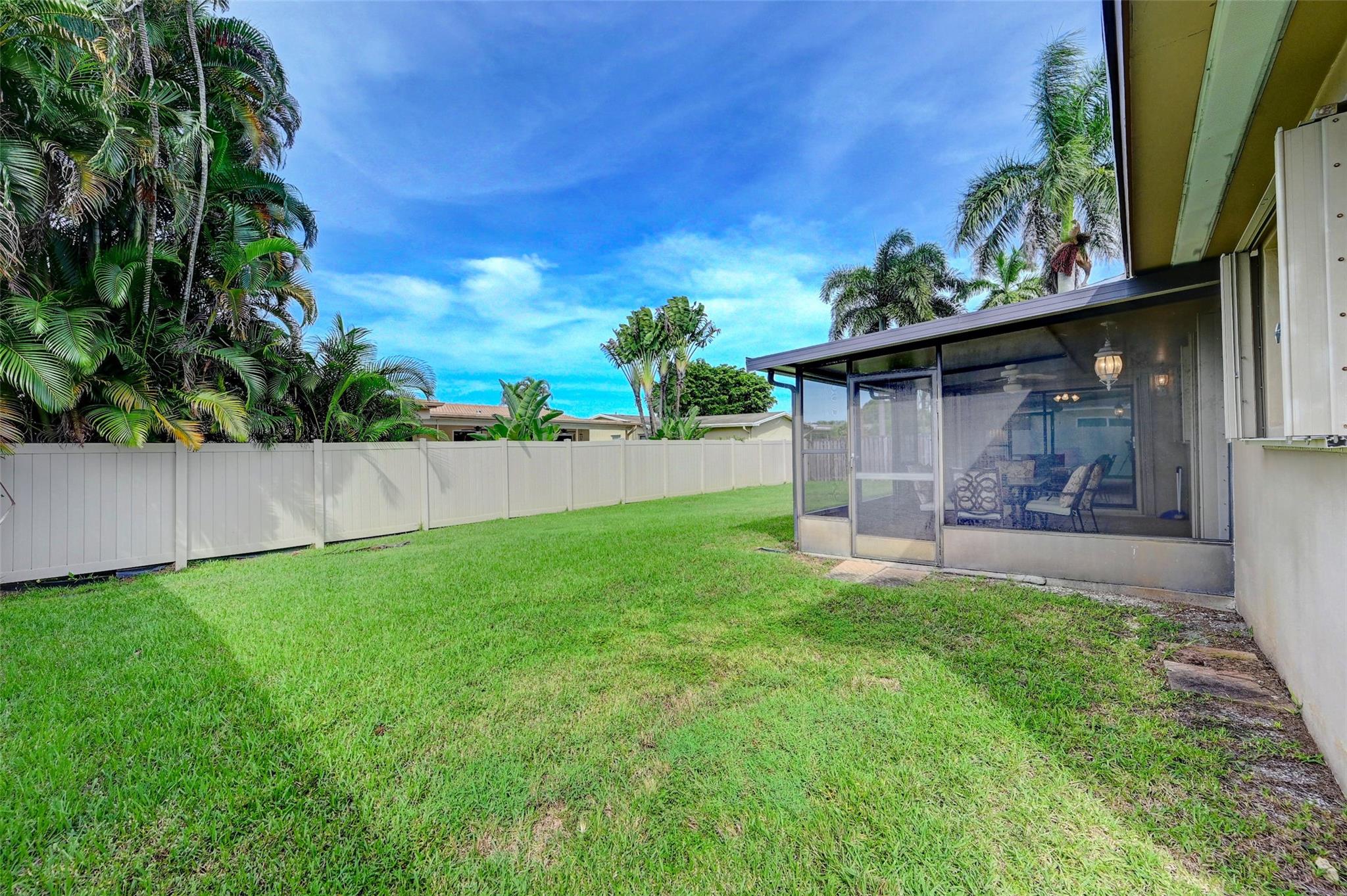 Pembroke Lakes Sec 1 76-4 - Residential