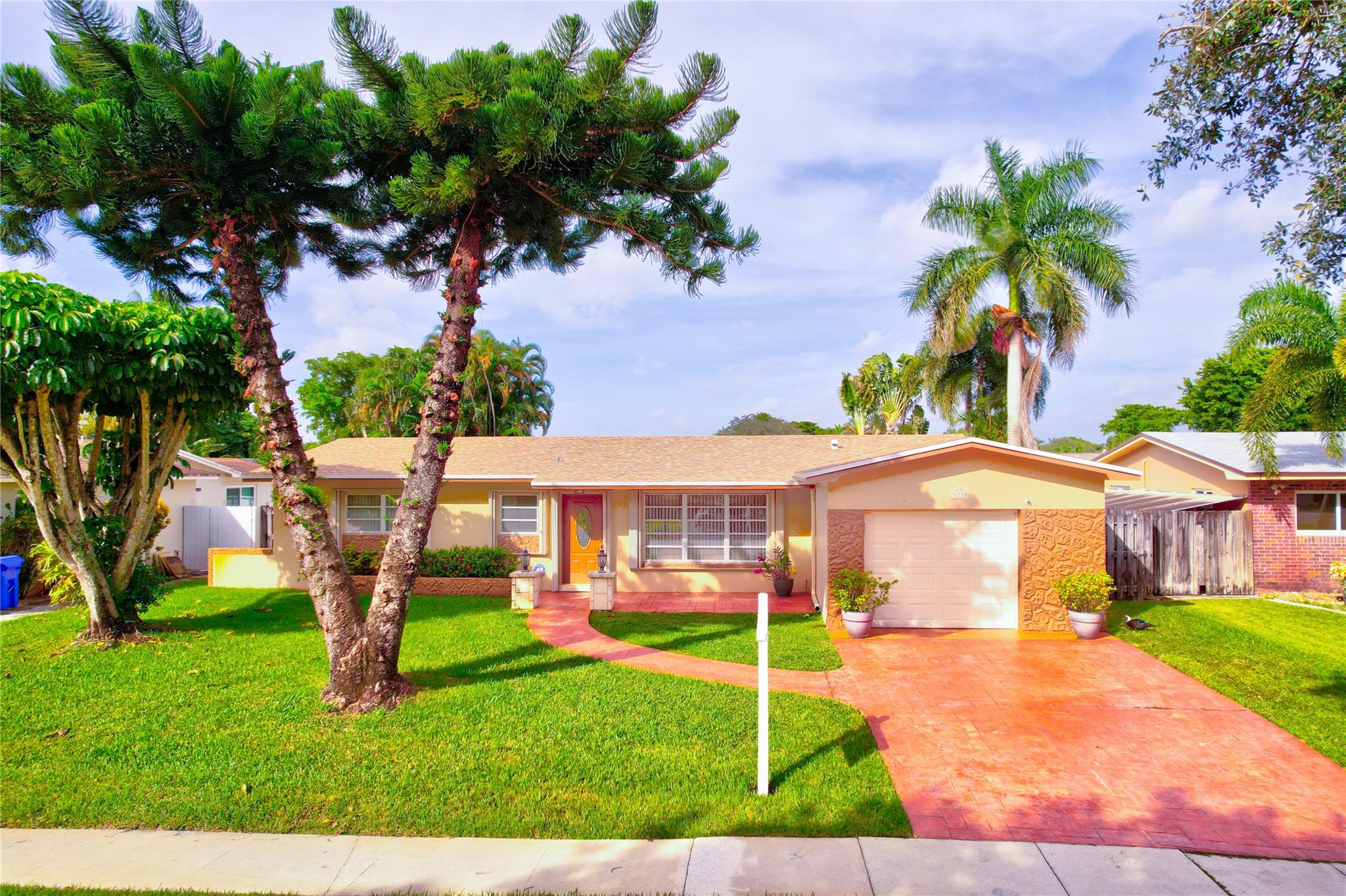 Pembroke Lakes Sec 1 76-4 - Residential
