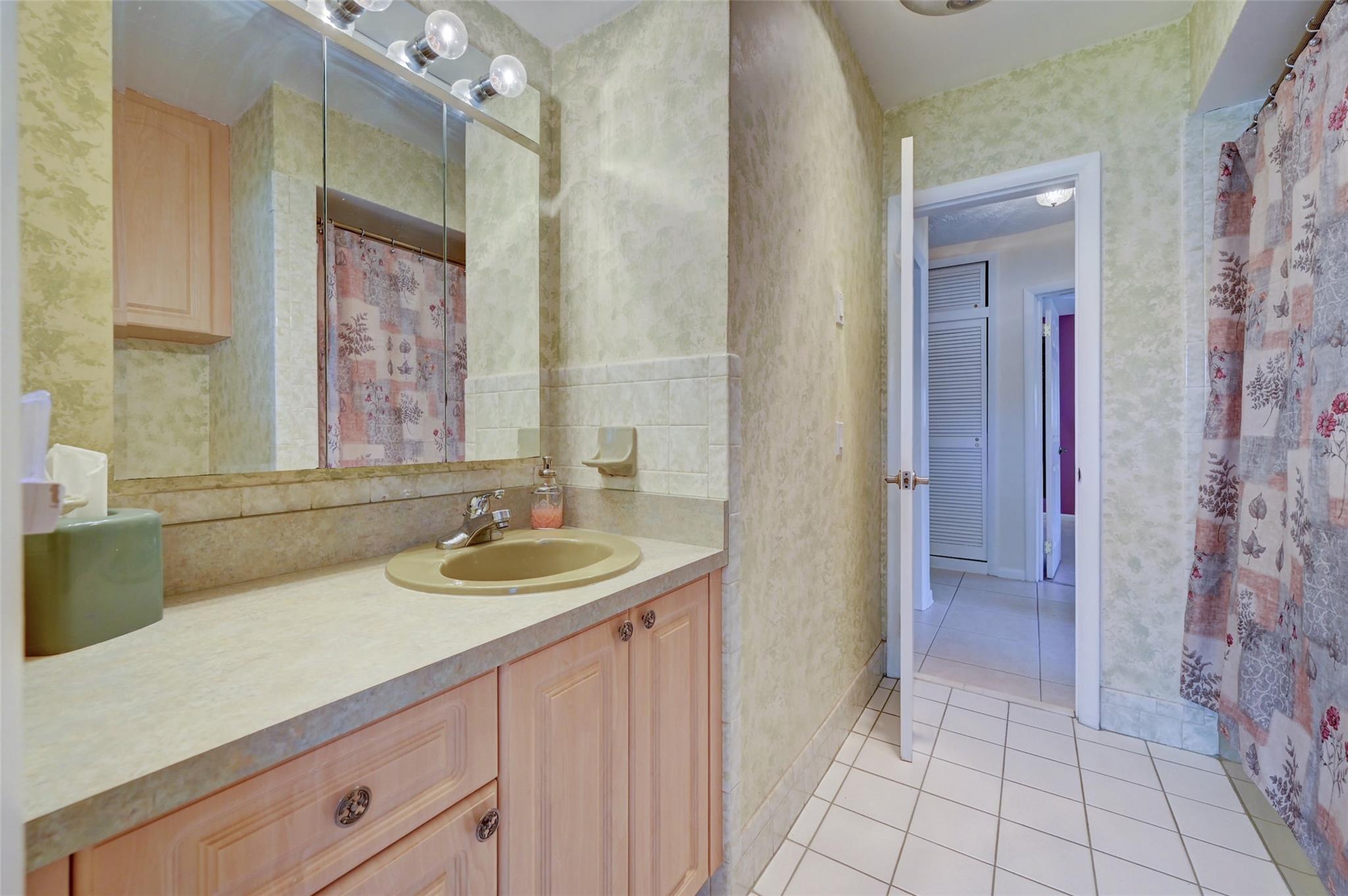 Pembroke Lakes Sec 1 76-4 - Residential