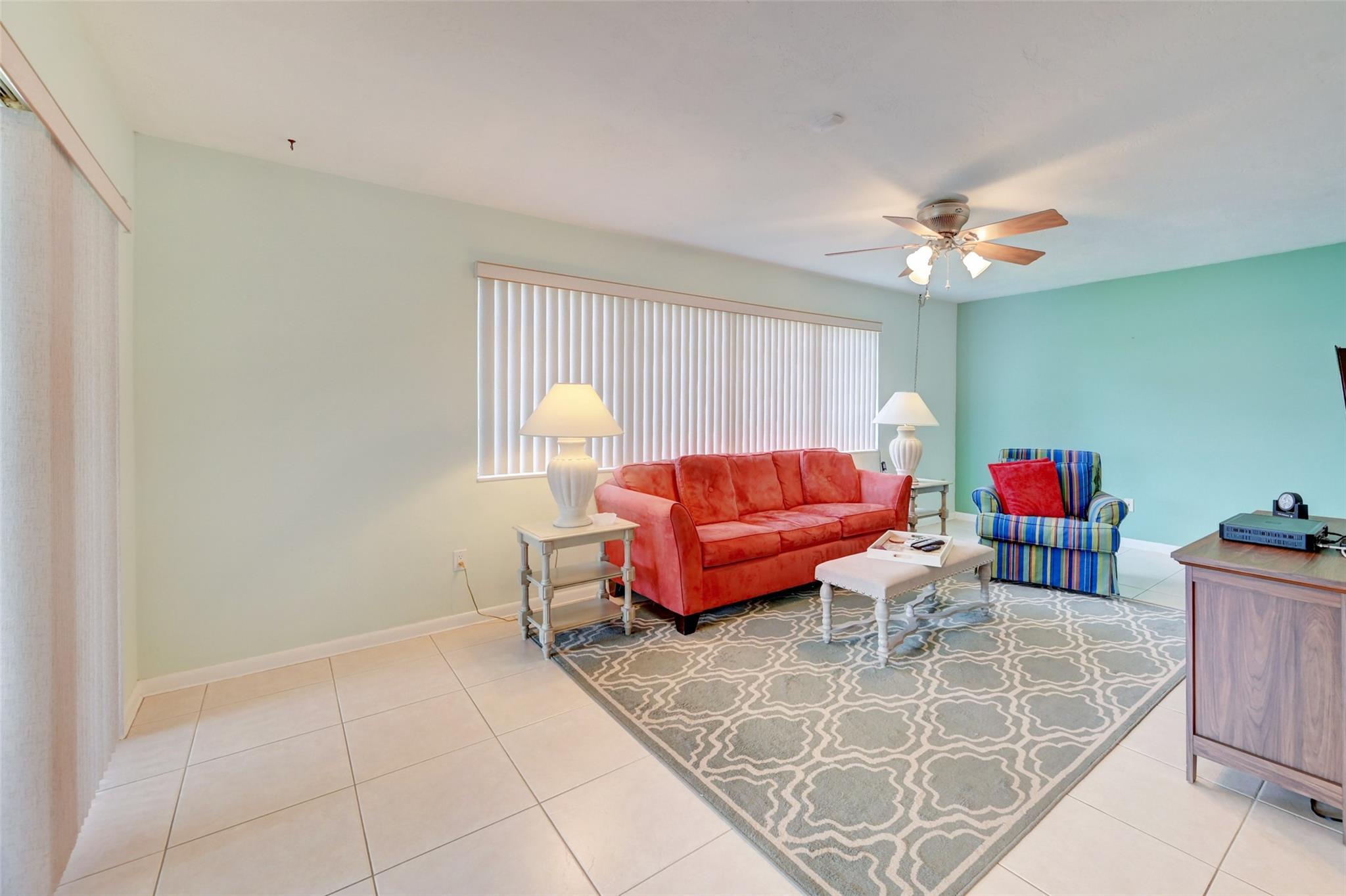 Pembroke Lakes Sec 1 76-4 - Residential