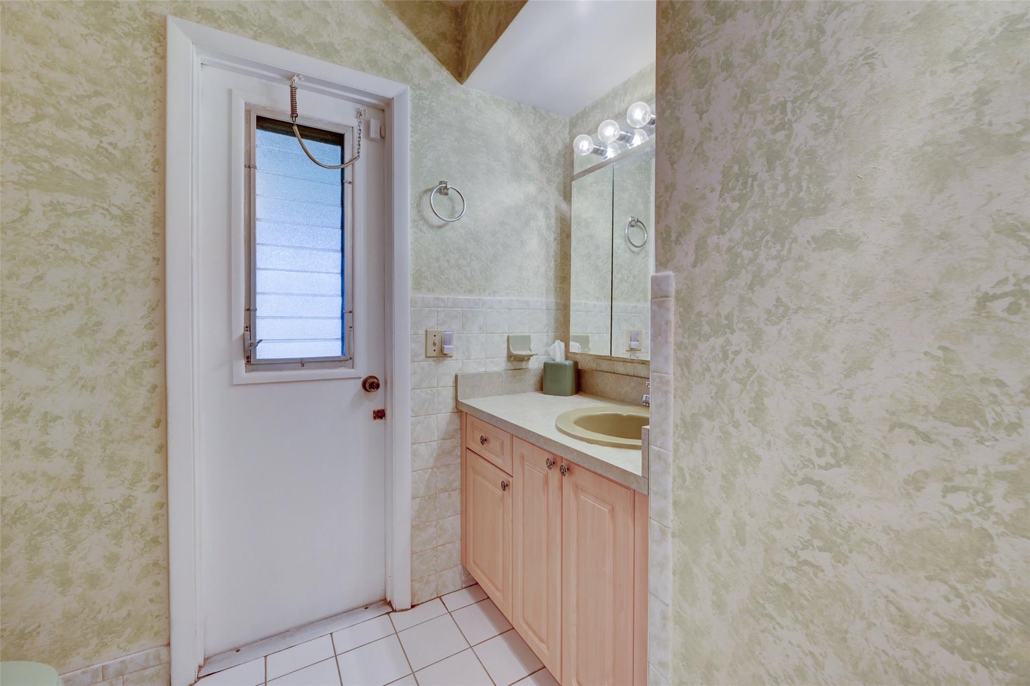 Pembroke Lakes Sec 1 76-4 - Residential