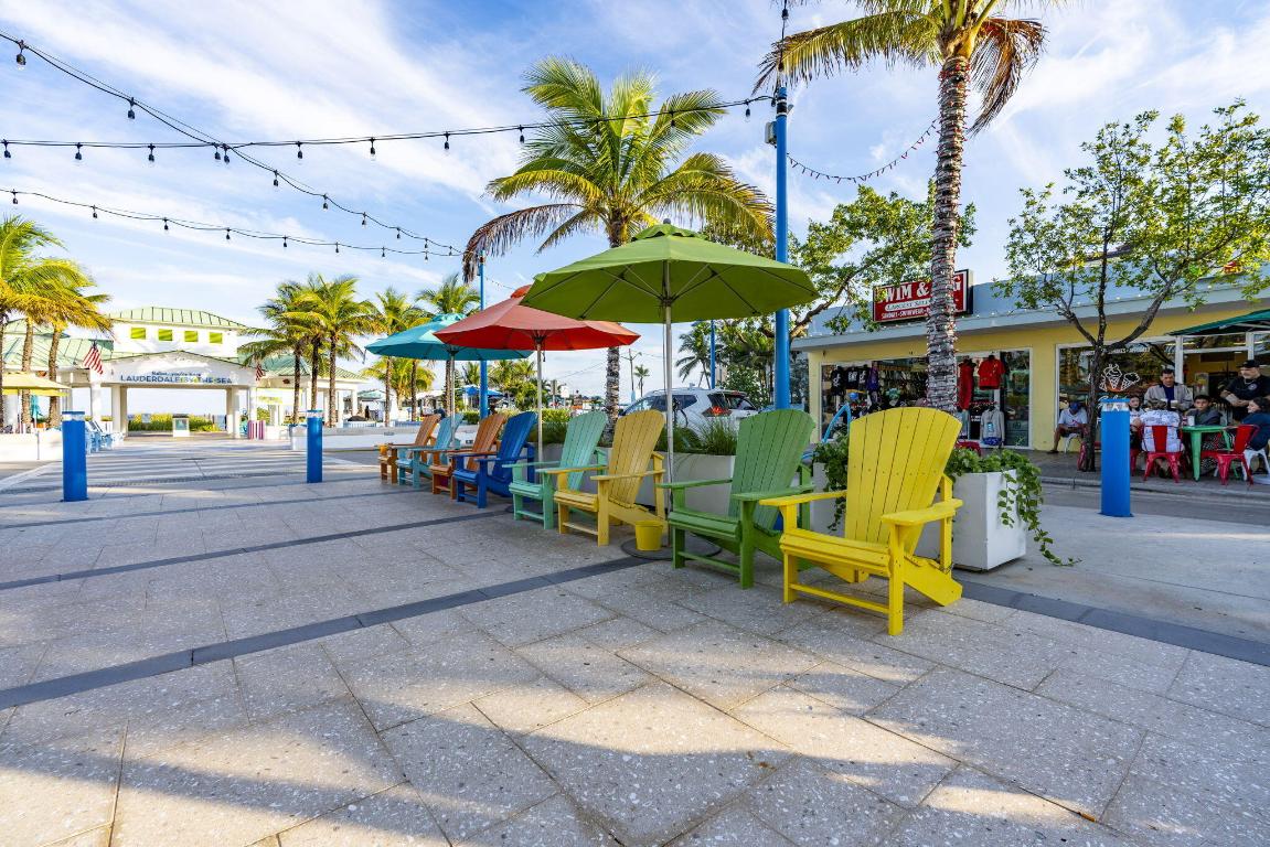 LEISURE BY THE SEA CONDO - Residential