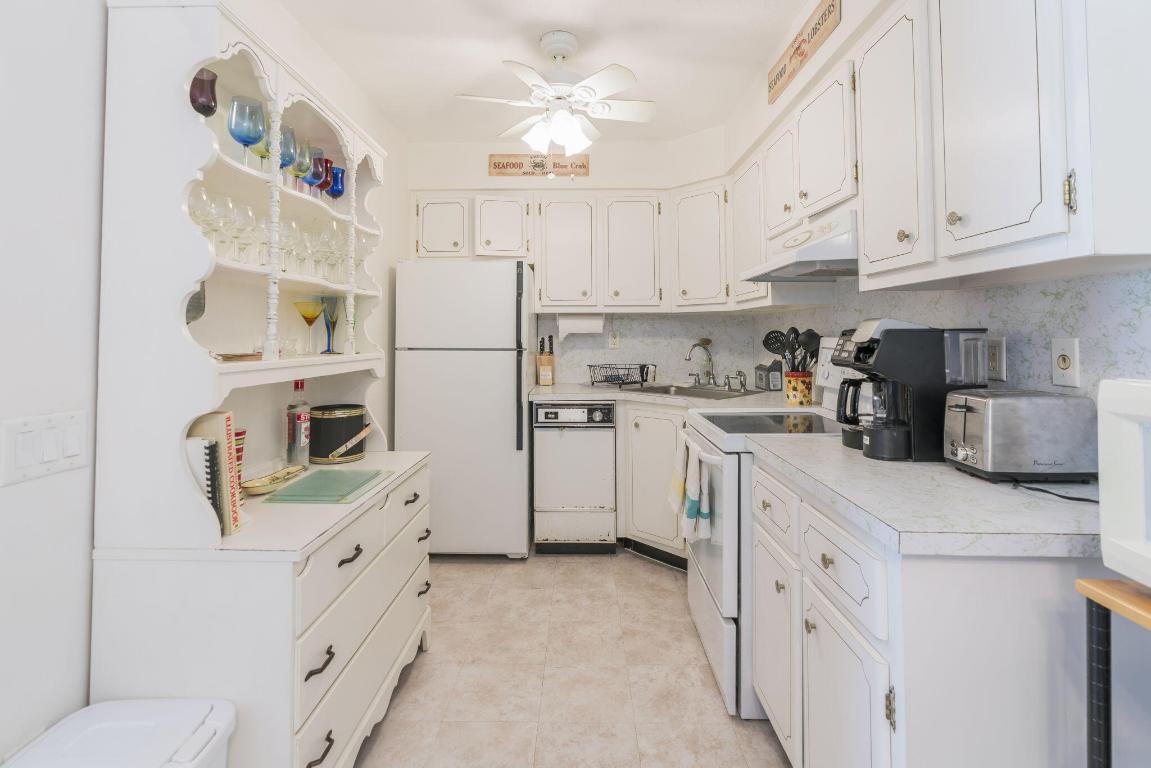 LEISURE BY THE SEA CONDO - Residential