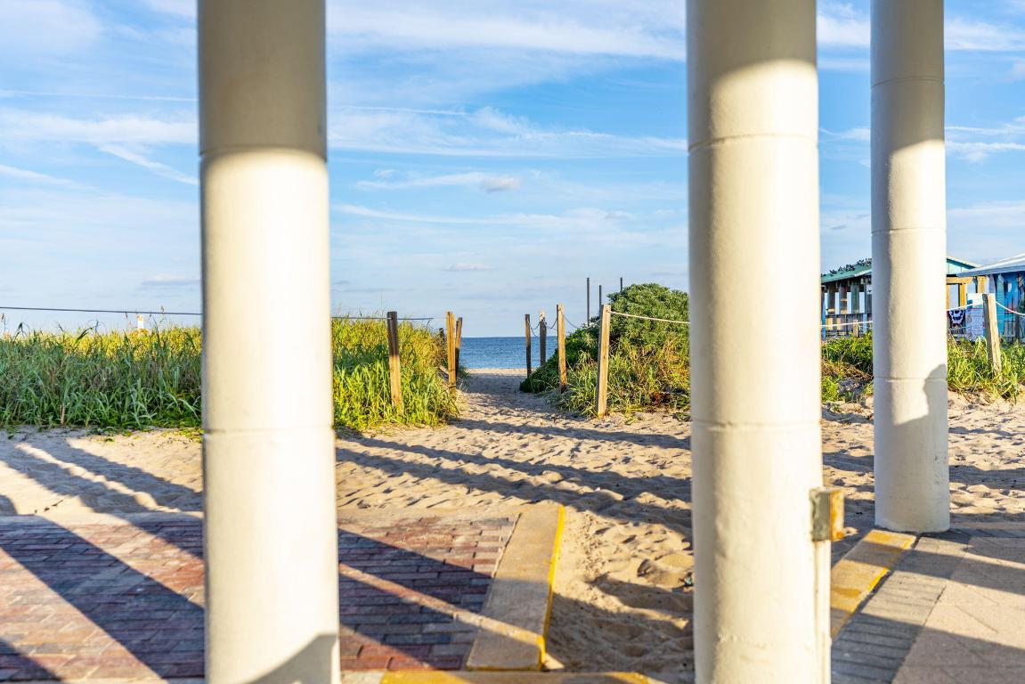 LEISURE BY THE SEA CONDO - Residential