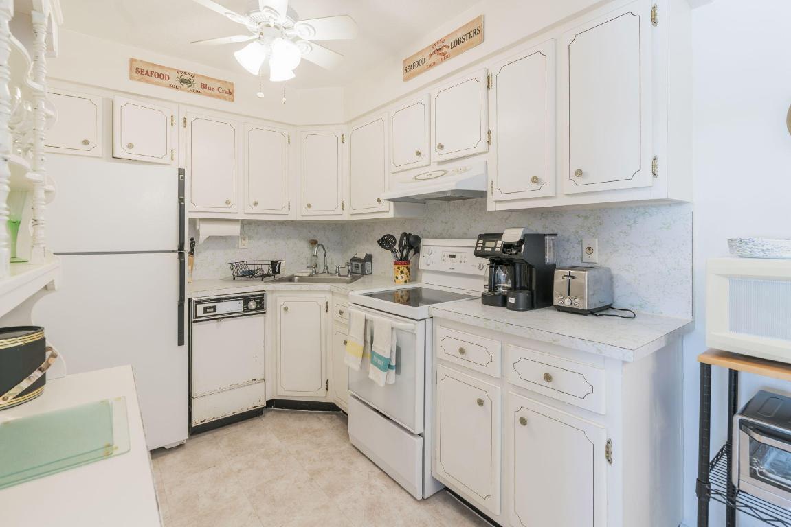 LEISURE BY THE SEA CONDO - Residential