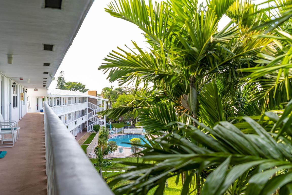 LEISURE BY THE SEA CONDO - Residential