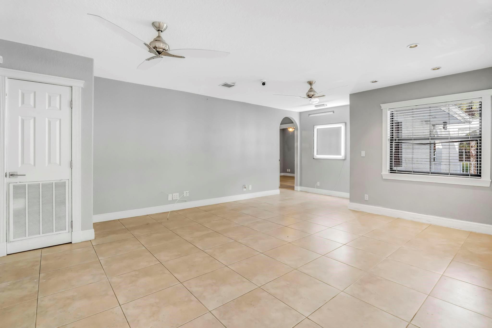 Chambers Sub Sw1/4 1-5b B - Residential Lease