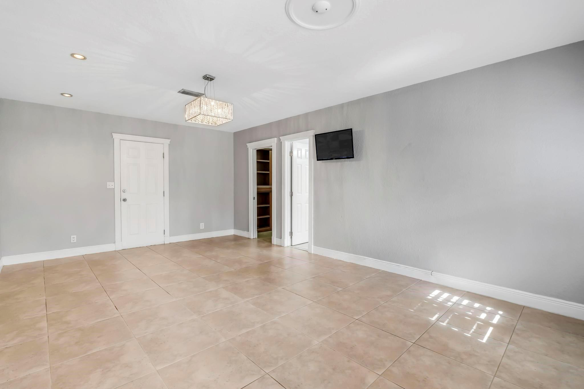 Chambers Sub Sw1/4 1-5b B - Residential Lease