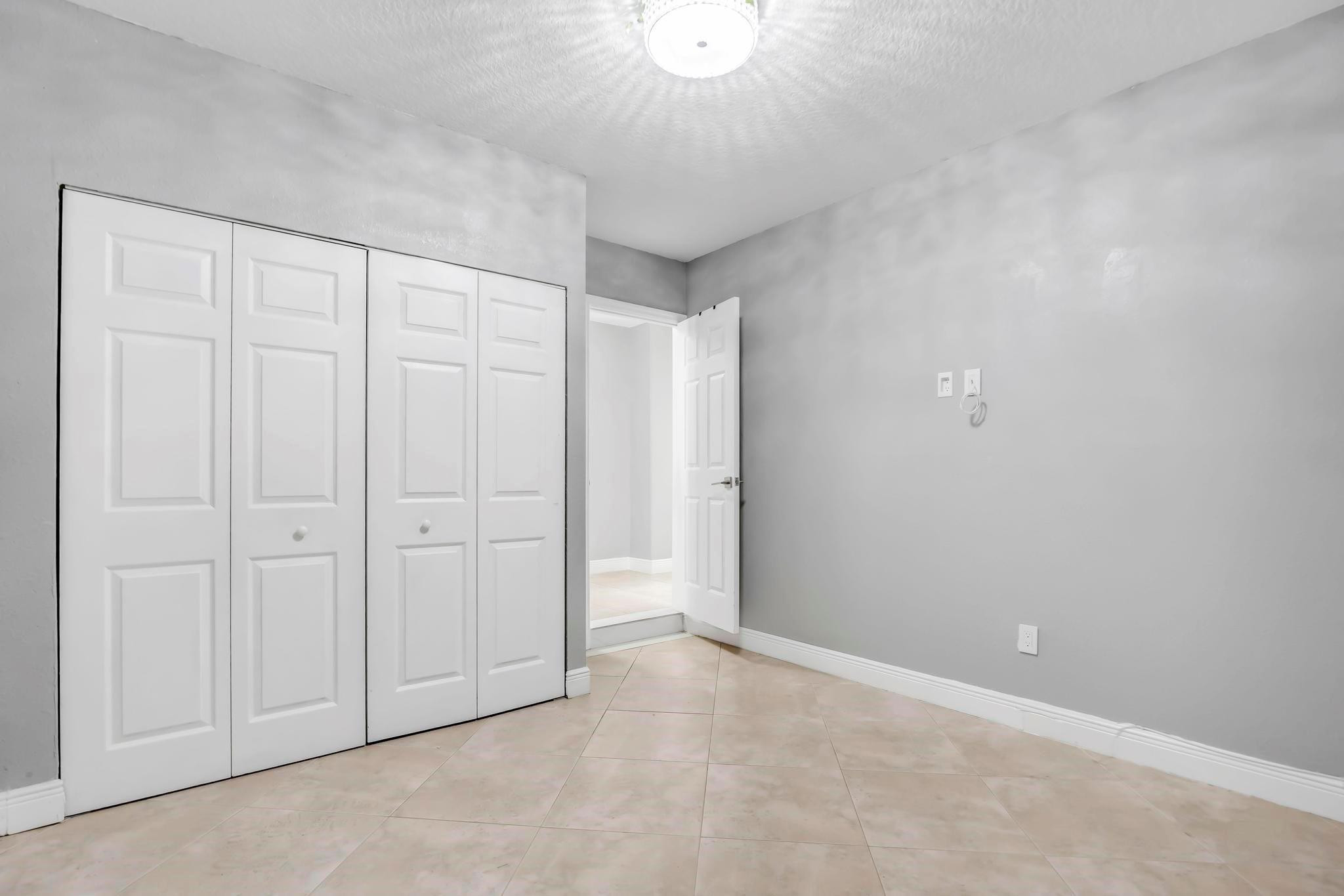 Chambers Sub Sw1/4 1-5b B - Residential Lease