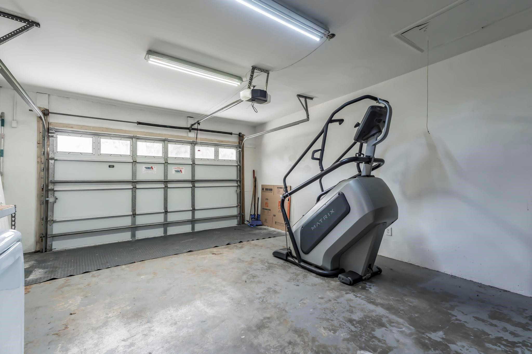 Chambers Sub Sw1/4 1-5b B - Residential Lease