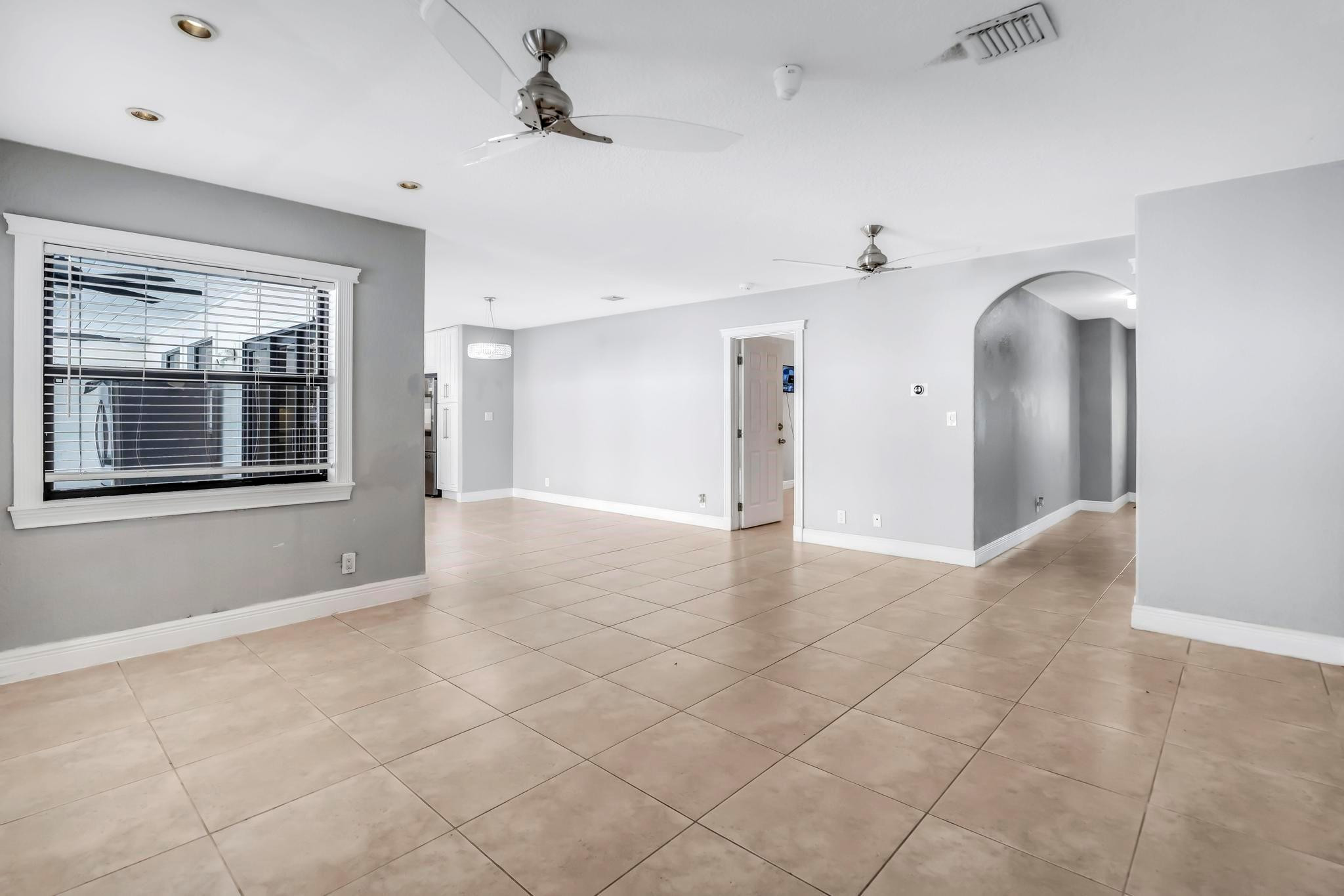 Chambers Sub Sw1/4 1-5b B - Residential Lease