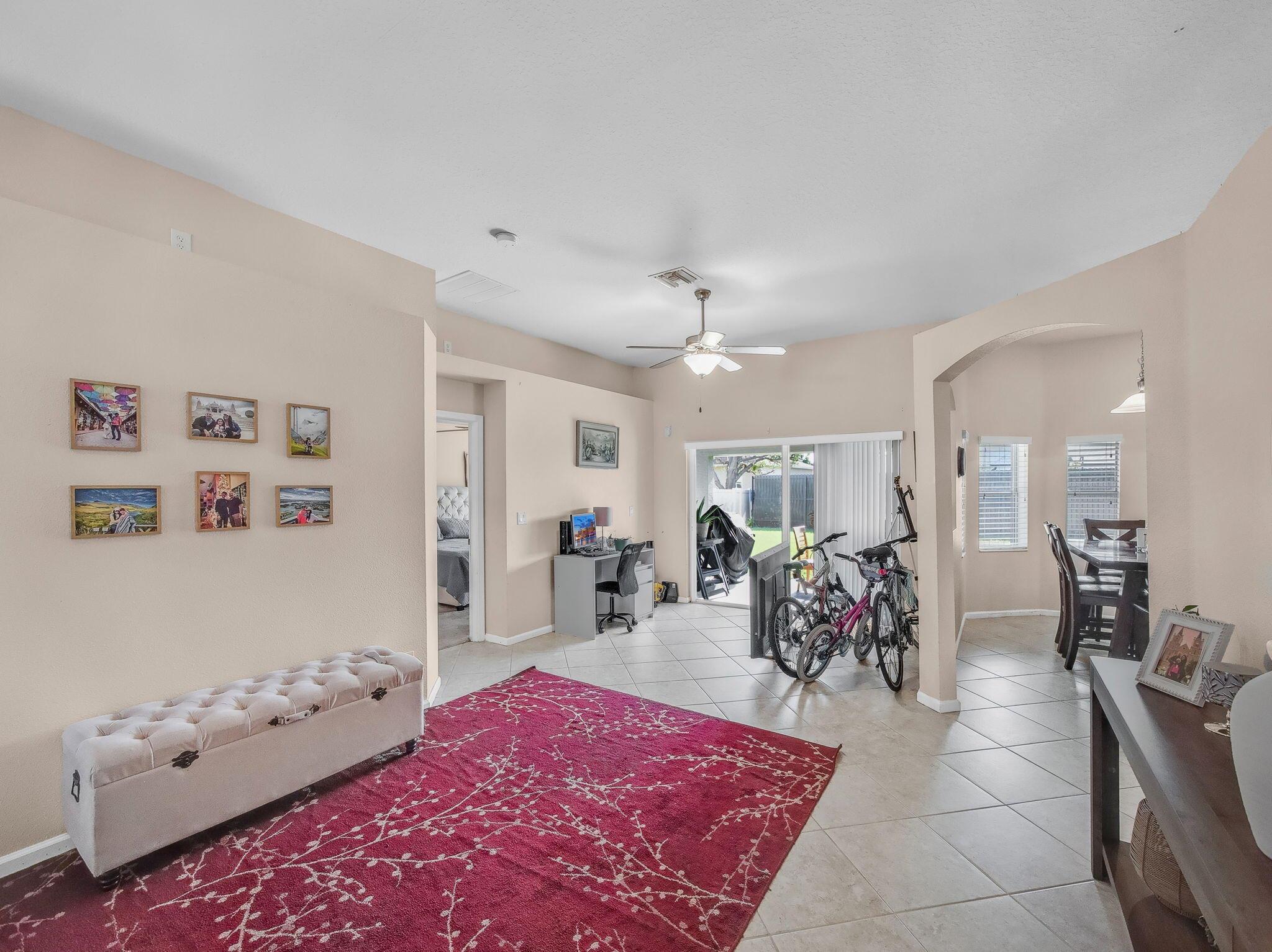 PORT ST LUCIE SECTION 33 - Residential