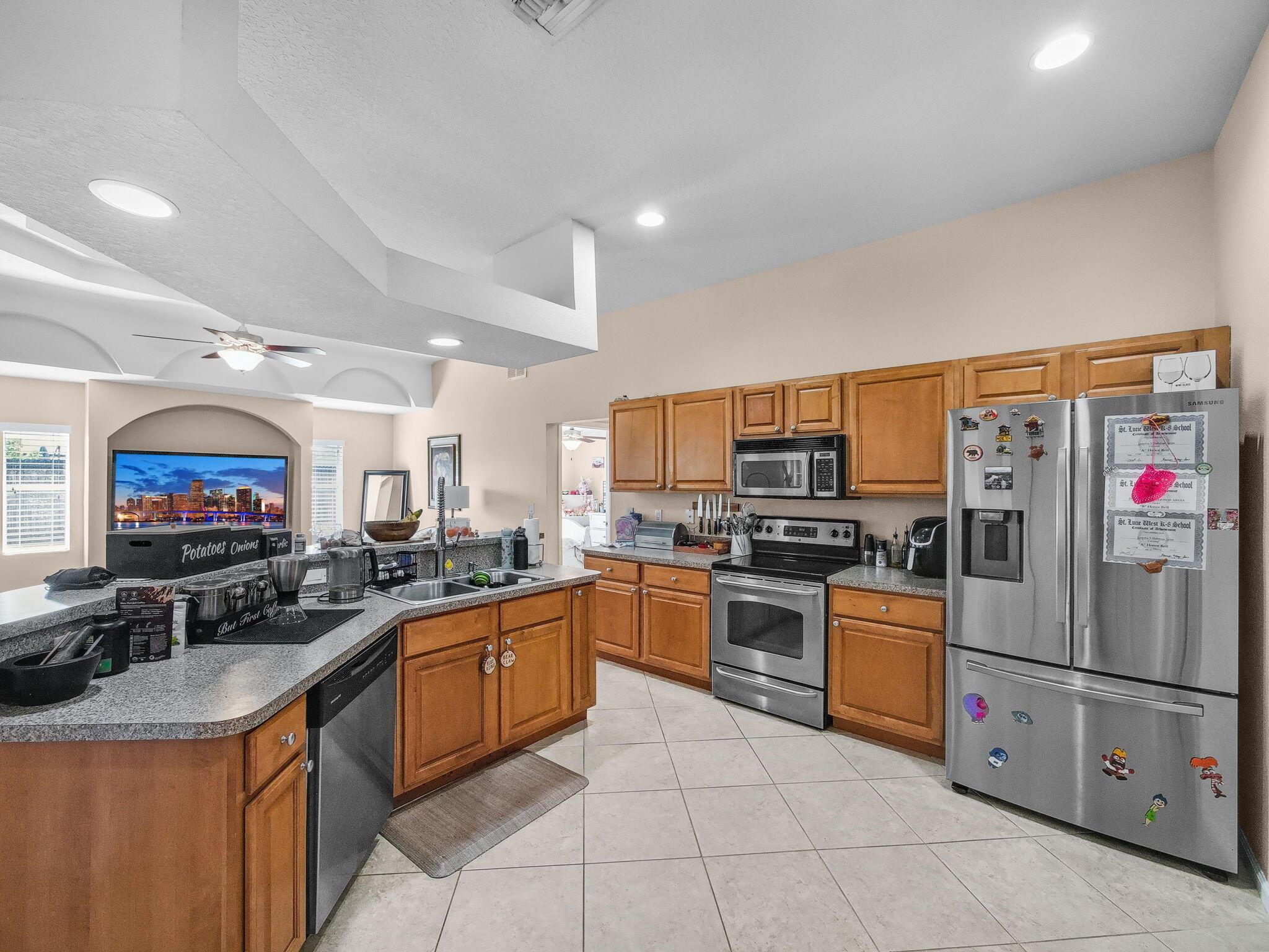 PORT ST LUCIE SECTION 33 - Residential