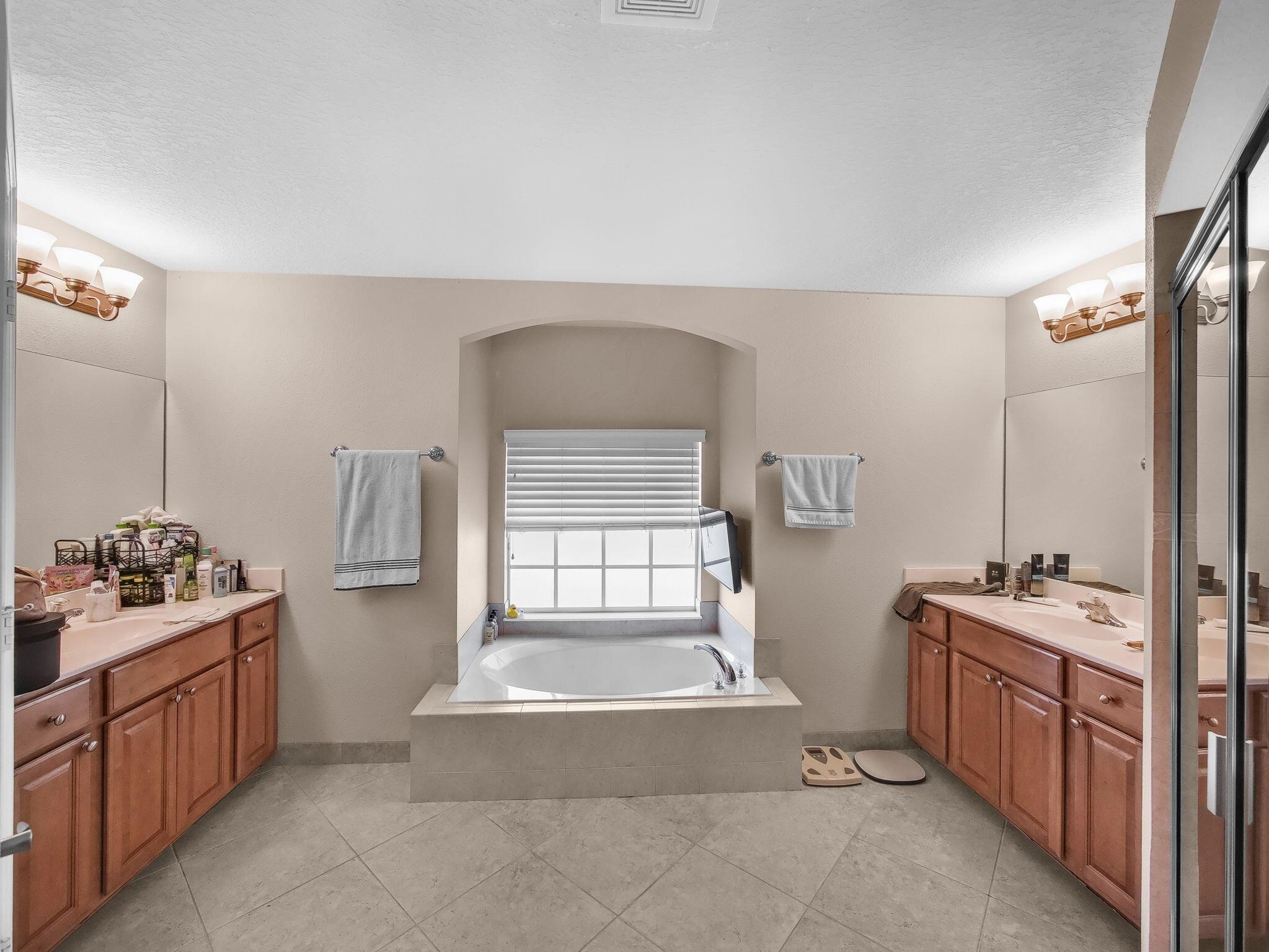 PORT ST LUCIE SECTION 33 - Residential