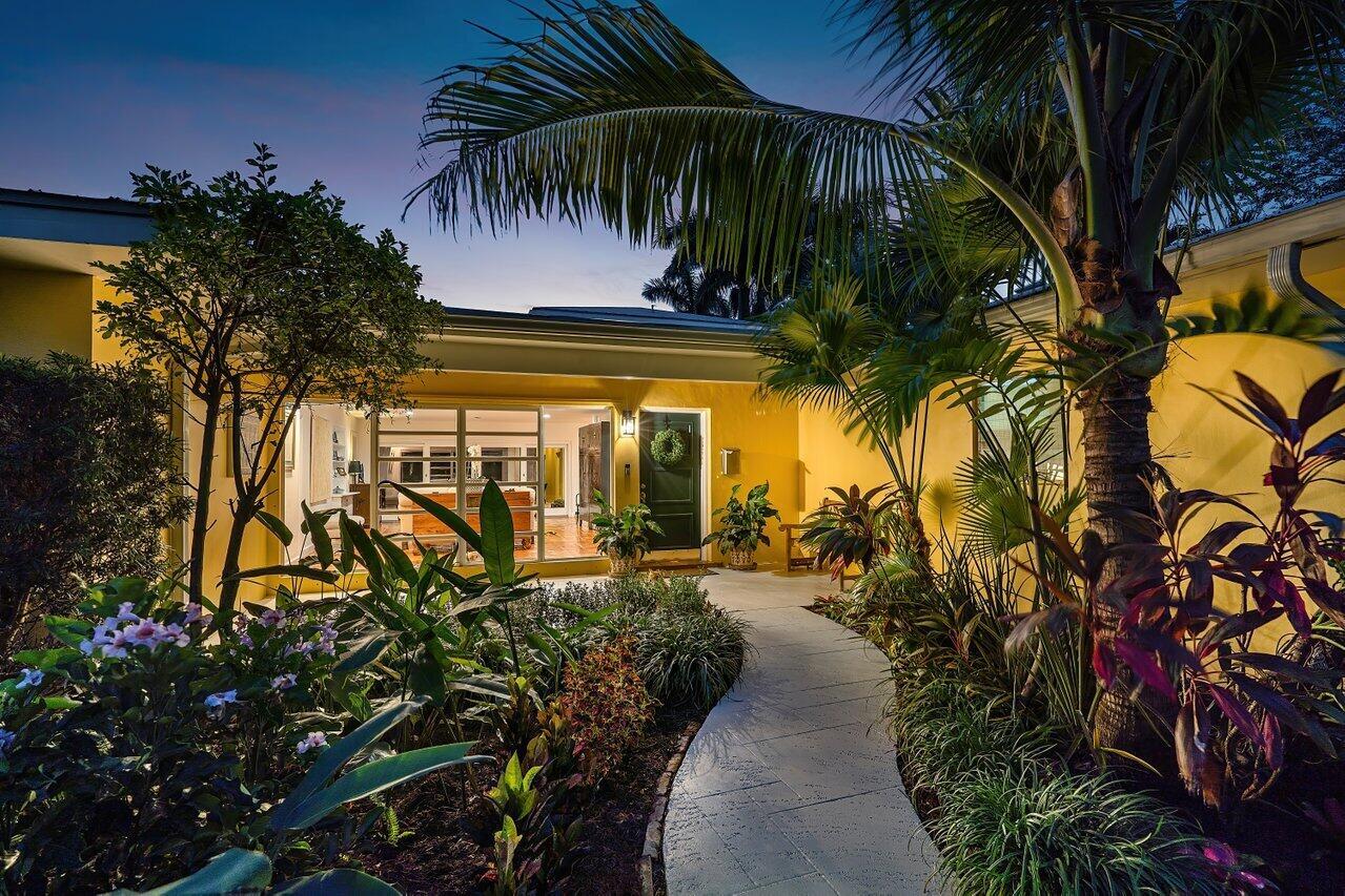 310 NW 18th Street